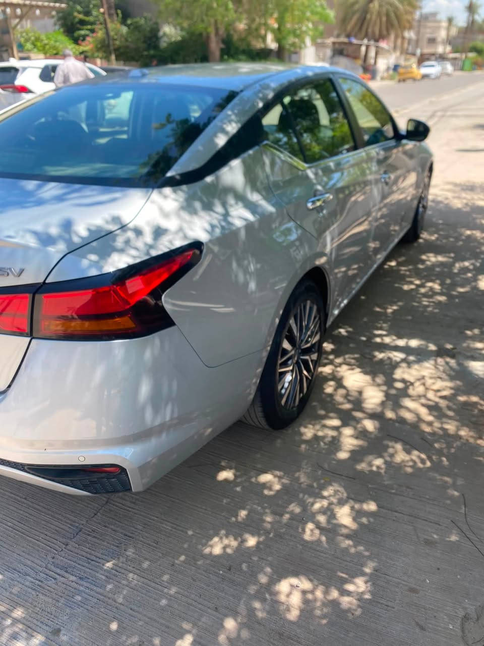Nissan altima 2023SV
🌟نيسان التيما 2023 SV 🌟

مواصفات SV فول عدا فتحه سقف تو ويل

رقم اربيل بأسمي

تخم تاير جديد🚙

ماشيه 59 الف كيلو 💫

ضررها حادث سطحي بنيد وجاملاغات الاماميه شبر ب شبر

صور الحادث بالمنشور

سيارة نظيفه حيل ما بيه اي نقص

بصمة تشغيل وتشغيل عن بعد

وبصمة ابواب 

رادار 

توقف ذاتي

نقطه عمياء

تنبيه خروج عن المسار

تحديد مسار

مثبت سرعة

كشن كهرباء

حساسات خلفية

تبريد ثلج ❄️

شاشه كامره لمس

كار بلي

فول تحكم ستيرن

يدات نيكل

ويل كروم

سعرها 149 ورقة 
للاتصال ***********
مكان سيارة بغداد / حي الخضراء
