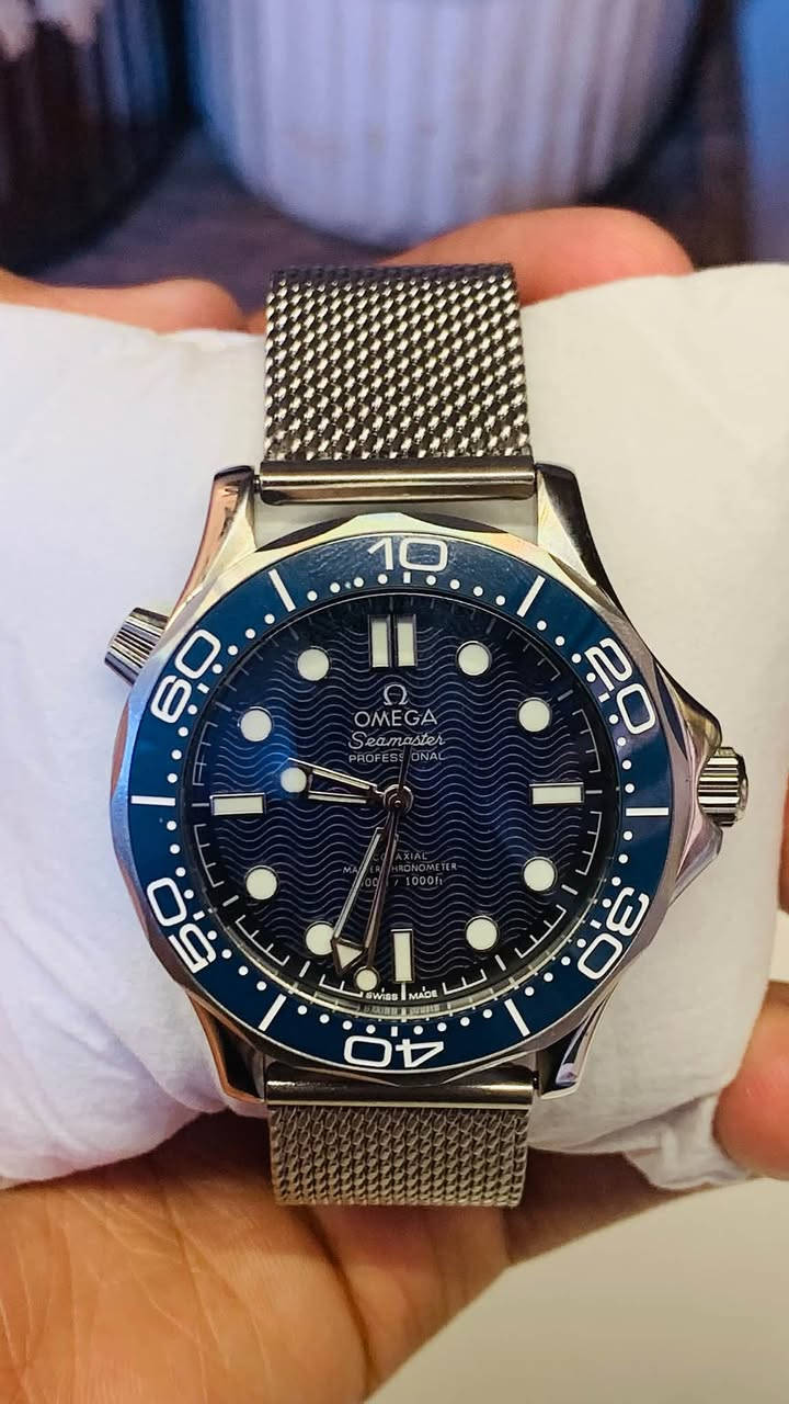 omega 007 سوبر ماستر
اوتوماتيك قفال بحري
مقاومة 300 متر تحت الماء
سير حصيرة
قفل اصلي
رينك دوار
زمبلك التنفيس شغال
السعر 100 الف شامل التوصيل
***********
