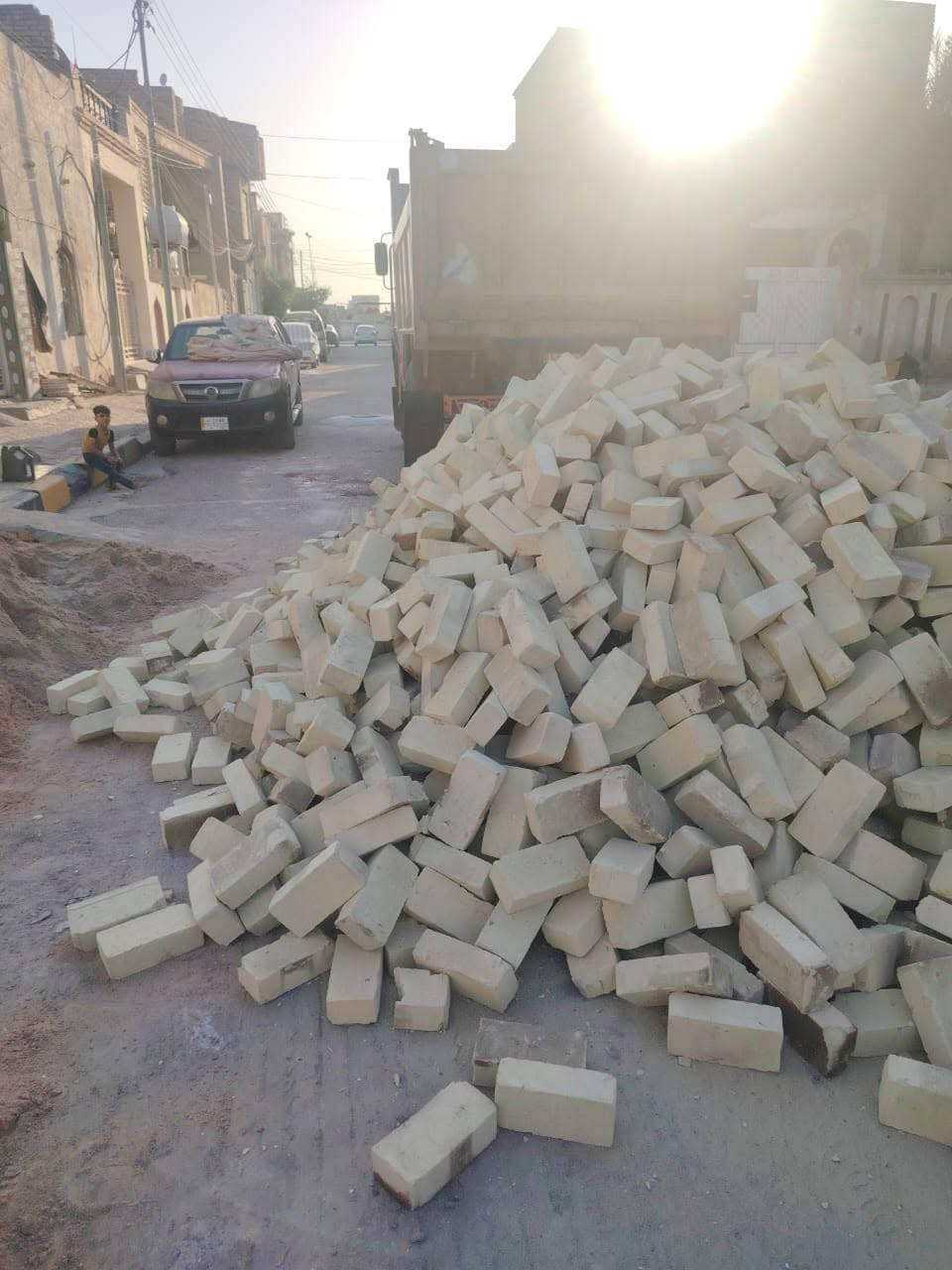 السلام عليكم
يوجد انواع الطابوق للبيع وحسب الطلب والاتفاق علمآ كل من وسعره اتصل 🗣📲📞 ***********
