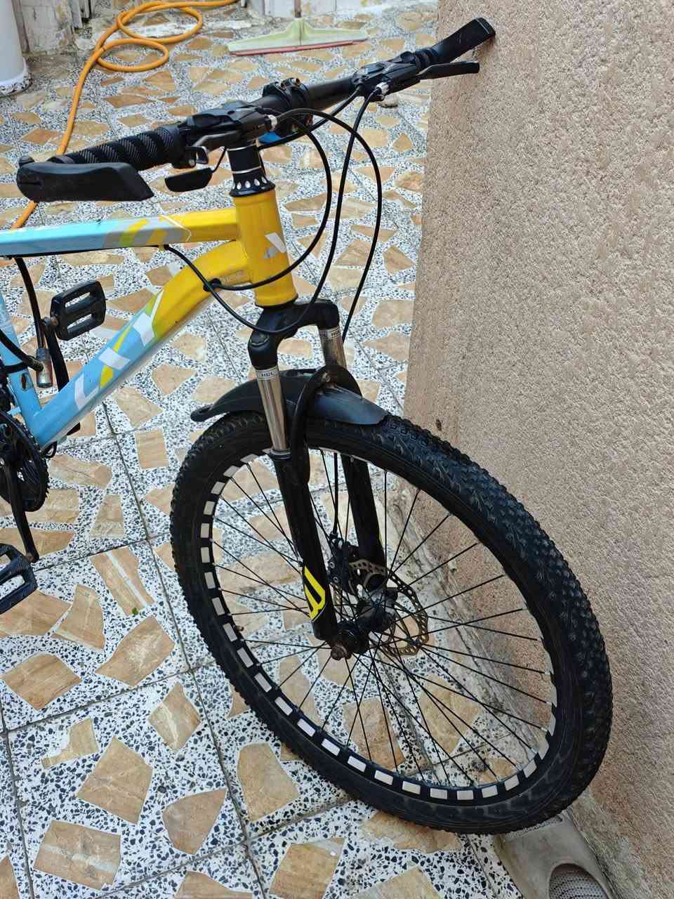 بيسكل رياضي  بيسكل نضيف جدا بي دبلات شغلات  مشكلاتين البدلة ماتشتغل وبريك الخلفي   بيسكل خذتة ١٢٠ وحالين اريدة 85. قفل. قفل. مكان ناصرية  حي العسكري رقم واتساب *********** واتساب. ومازجر موجودين
