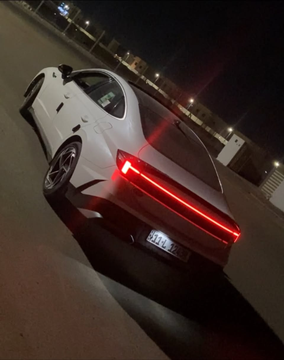 للبيع هيونداي سوناتا   2024 (خليجي)
.كفاله  ما عده بارد بالجاملغ الخلفي 3 اصابع وبي كارت ورصعات ثنين

فول مواصفات (1/1) للاخير اعلى فئة ملكي 👑 

المحرك: 2500

الممشى: 42 الف كيلو

رقم : بغداد باسمي  

سيارة نظيفة وجاهزة

المواصفات:

بصمة أبواب + تشغيل عن بعد

سقف بانوراما

كشنات كهرباء

داخل قرميدي المرغوب

لايتات زينون (عدستين عالي وناصي)

حساسات أمامي وخلفي

إنارة داخلية متعددة الألوان

هاندبريك بصمة + أوتو هولد

شحن وايرلس

منافذ تايب سي أمامي وخلفي

شاشة متصلة كبيرة

صندوق كهرباء يفتح عند الاقتراب

شفتات على الستيرن

نظام ترحيب

وضعيات قيادة (Normal / Sport / Sport+ / Custom)

واتساب: ***********

اتصال:***********

مكانها نجف والسعر 218 وبيها مجال بسيط
