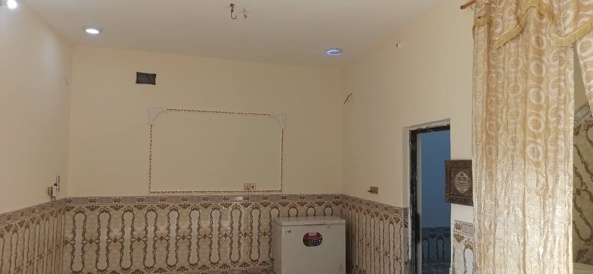 سلام عليكم بيت زراعي البيع مساحته 250متر مكان حي الفلاح قرب حقل الغاز يتكون من غرفتين وصاله رقم ***********تصال
