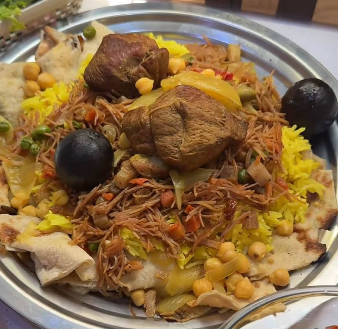 متوفر للغذاء احجز طلبك  ب10 الف فقط 
  توصيل 😋🤳🏻🛵فقط  قوزي لحم 
🌶️❤️‍🔥
للطلب مراسلتي او الاتصال على الرقم ***********

