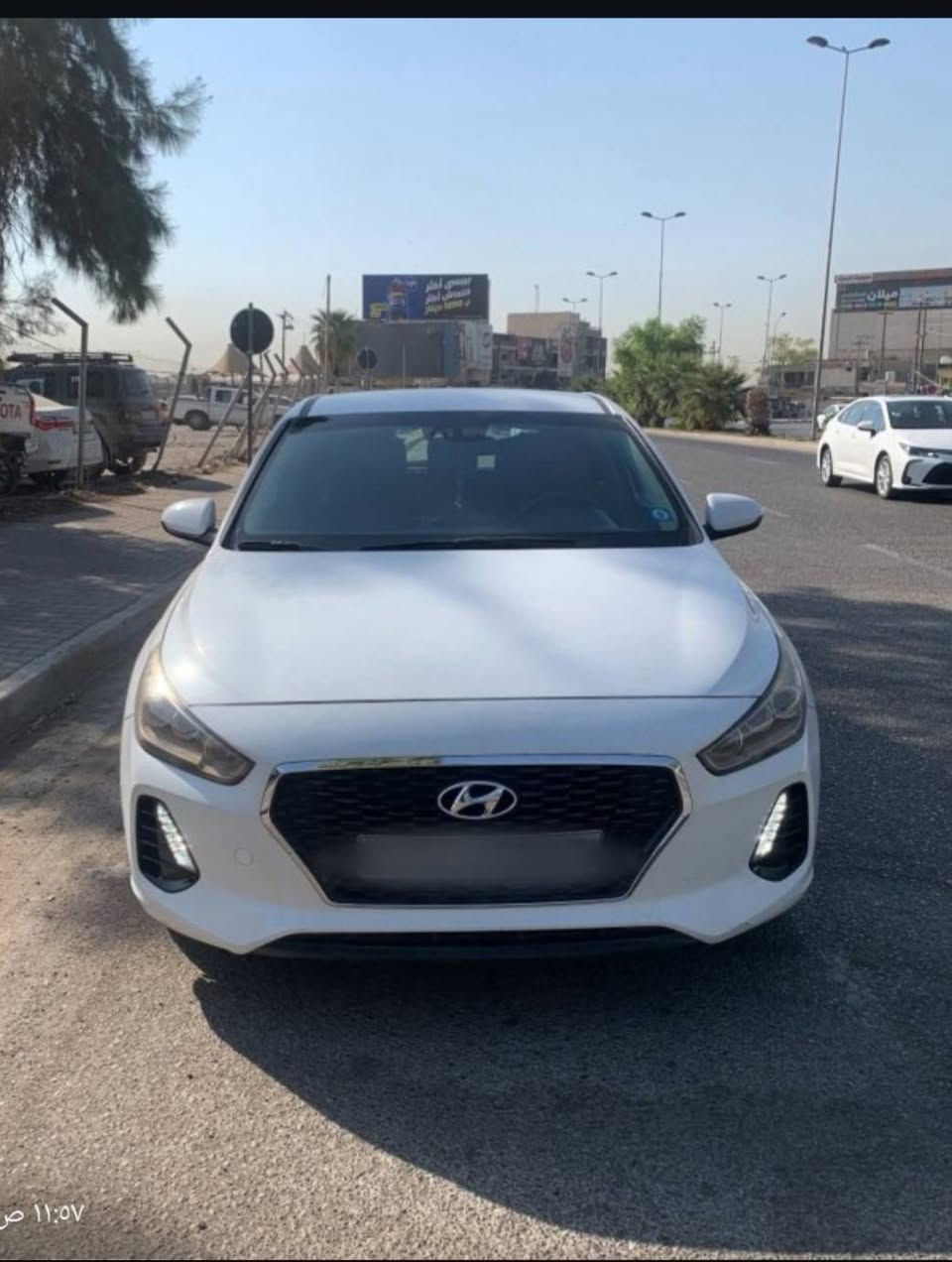 النترا موديل 2018 فول رياضي
حجم المكينه : 1600 تيربو 

المسافه المقطوعه : 160km الف ميل 

       رقم كركوك سنوية جديد بطاقة بنزين 

 الضرر  قطعتين صبغ 

مواصفاتها 

1. شاشه
2 كير اوتوماتيك 
3. تحديد سرعة 
السعر : 106 بيها مجال بسيط 

تفاصيل اكثر هذا رقمي *********** 

مكان السياره كركوك 

رقم سنوي جديد بدون غرامة

نص مكتوب في الصور:
- 11:07 ص
- ١١:٥٧ ص