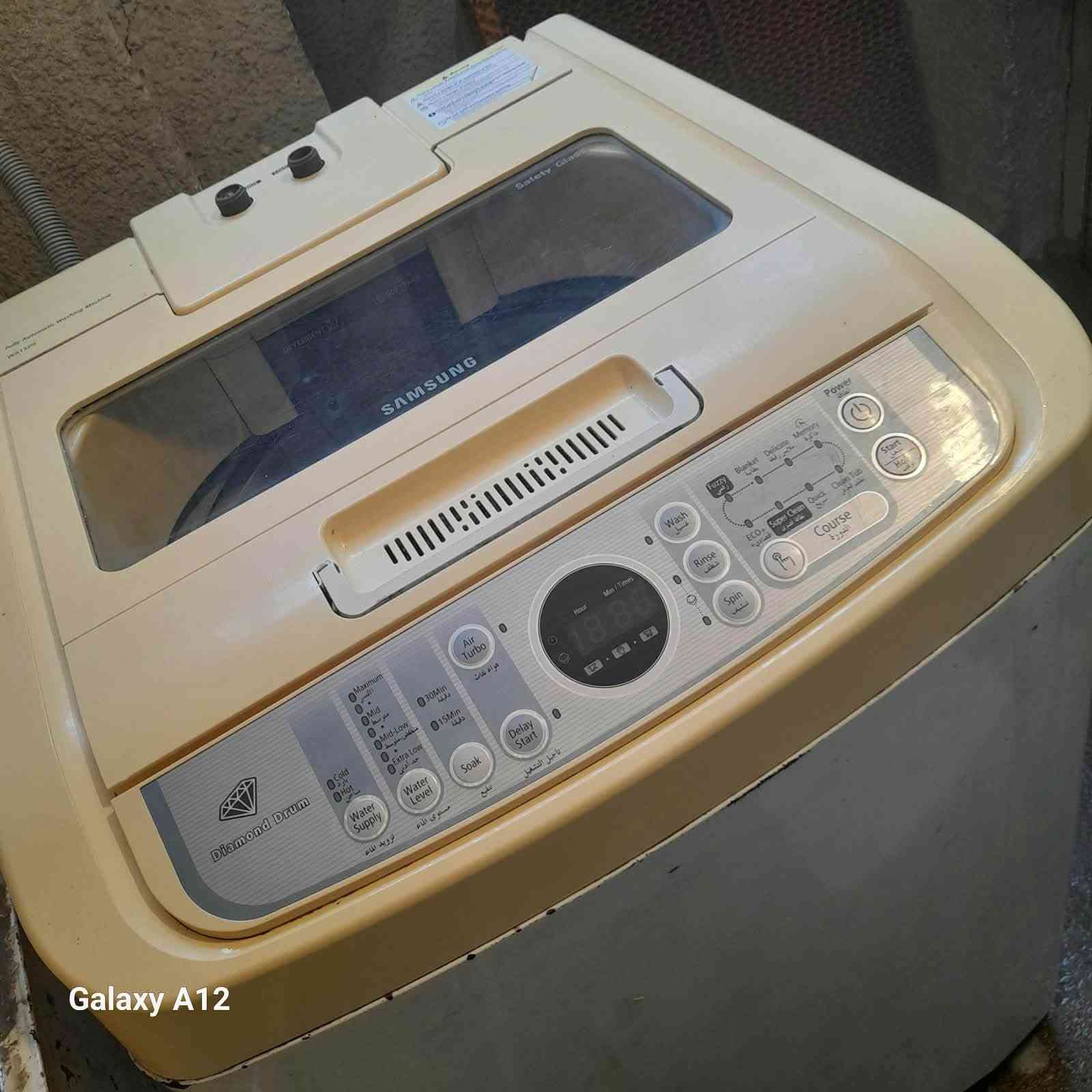 غسالة أوتوماتيك سعره 75 نهايته مكاني الشعب

نص مكتوب في الصور:
- Galaxy A12