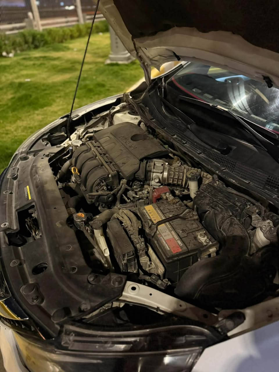🚗 للبيع نيسان سنترا 2018 🚗
💎 المواصفات الأساسية:

 • اللون: أبيض لؤلؤي

 • محرك 1800cc اقتصادي بنزين

 • قير CVT أوتوماتيك ناعم

 • المسافة المقطوعة: 230الف كم تقريباً

 • أنظمة القيادة: عادي – سبورت – إيكو

 • تحكم ستيرنغ متعدد الوظائف

 • تبريد ثلج (فول)

 • نظام صوتي مع بلوتوث

 • حادث جانبي بسيط (موضح بالسونار)

 • تحتوي على مثبت سرعة (Cruise Control)

 • السيارة تحتاج إلى تعديلات بسيطة

 • هزة تنتهي 16/10/2026

🛡 مواصفات الأمان:

 • وسائد هوائية (Airbags)

 • نظام فرامل ABS

 • كاميرا خلفية

 • حساسات رجوع وأمامية للاصطدام

💰 السعر: 95 ورقة (9,500$) وبيها مجال

📞 للاستفسار: *********** واتساب 

✅ السيارة بحالة جيدة وجاهزة للاستخدام

السعر مناسب وبيه مجال للجادين فقط

….تحويل مباشر مشروع وطني 

📍 الموقع: بغداد – اليرموك
