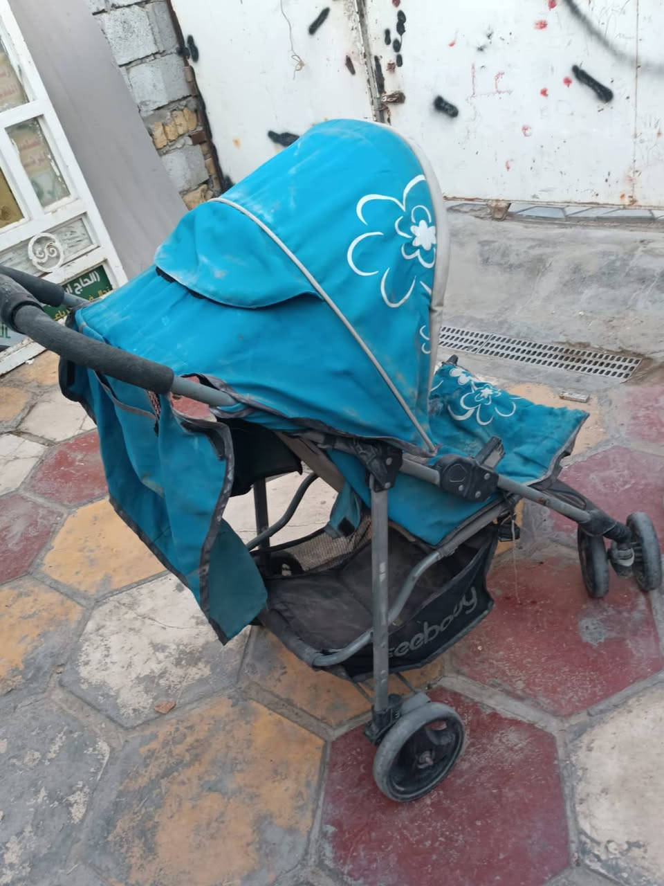 عربانه طفل اللبيع العنوان ناصريه وا الاتصال على الرقم ***********
