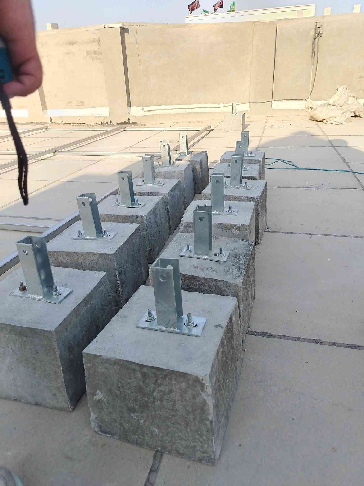 يوجد كادر هندسي لتركيب اللواح

اللحام والميكانو

نعمل بجميع المحافضات

وأيضا متوفر مكعبات بجميع الوزان

يتوفر توصيل كافه المحافضات

تواصل. ***********
