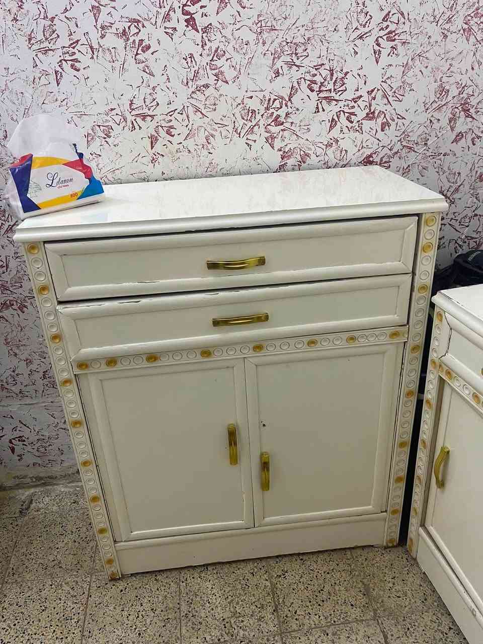 غرفه عراقيه مستعمله شي قليل للبيع السعر خاص 
الكنتور مفتوح موجود***********واتساب
