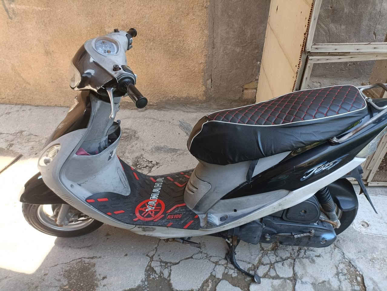 سلام عليكم ماكس منغولي حاويه كامله مكمله تاخذها ترايك وين ماجان محتاج فلوس واريد ابيعها السعر 675 بيها مجال حك الجيه الاتصال ***********
