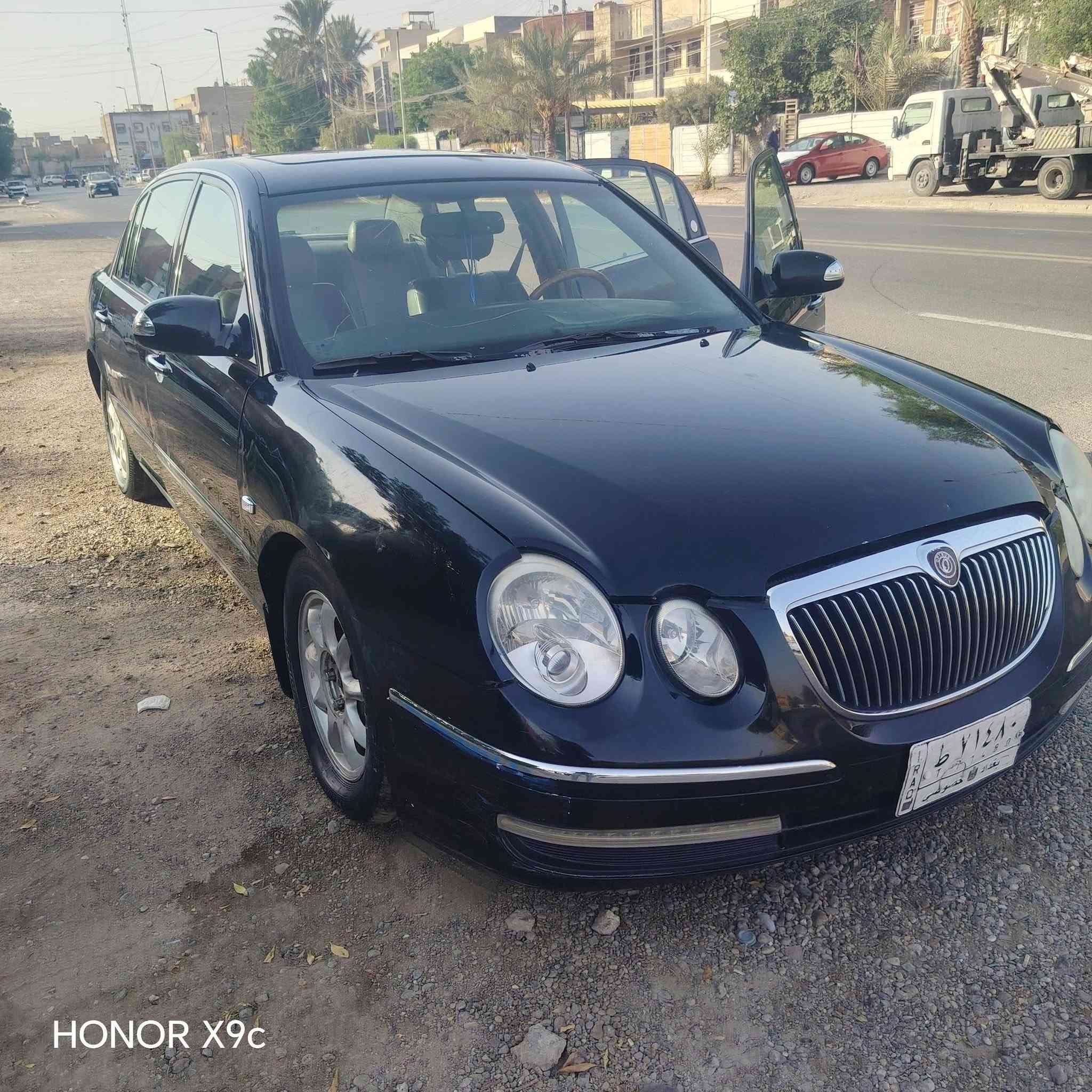 السلام عليكم
كيا اوبيروس 2006 مكفولة من الضربة والكَلبة شرط سونار بيها فقط جاملغ خلفي مصلح على البارد والباب الخلفي اليمين ومحدث بجم 2009 بدون حادث ومري شفط واشاير وكَير ومحرك خير من الله والحدادية ٧٠٪ والكهربائيات كلها شغاله ومسويلها ادامة جديدة وباتري جديد وماكو مواصفاتها بهيج موديل
السعر ٨٠ وبيها مجال حكَ الجيه
مكاني بغداد حي اور
***********

نص مكتوب في الصور:
- HONOR X9c