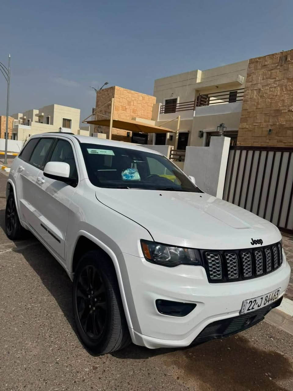 🚙 للبيع | جيب أمريكي جراند – موديل 2022
📍 الموقع: تكريت

مواصفات السيارة:

* 🇺🇸 جيب أمريكي جراند

* 📅 الموديل: 2022

* ⚪ اللون: أبيض

* 🛣️ الممشى: 80 ألف ميل

حالة السيارة:

* الضرر: تبديل بابين جهة الراكب (عكس السائق) بأبواب أصلية بنفس كود باقي القطع.

* السيارة بحالة جيدة.

المواصفات:
ر
✅ فول مواصفات (عدا السلايت)

✅ حساسات أمامية وخلفية

✅ كاميرات

✅ رادارات

✅ نظام توقف ذاتي

✅ تدفئة وتبريد للمقاعد

مراوس بتاهو شهداء والفرق نتفق عليه

2022 او 2023

الاتصال 
***********
