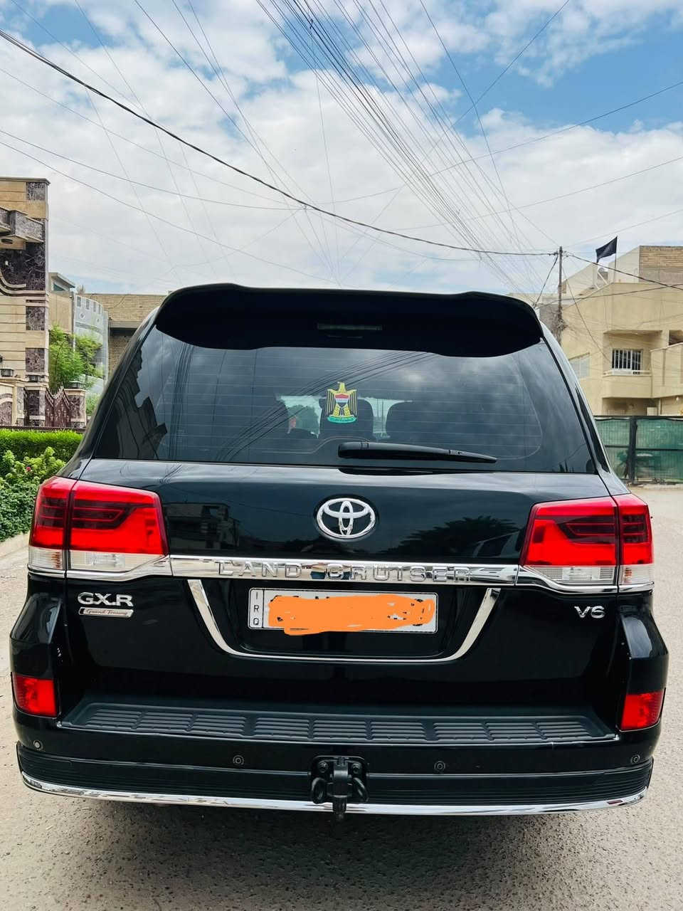 السلام عليكم
سياره للبيع نوع تيوتا لاندكروز موديل 2019 ساز باب اول فول مواصفات 
 رقم حديث السياره بأسمي 
ماشيه 70 الف حقيقي
السياره مكفوله كفاله عامه 
 مغلفه PPF ضمان عشر سنوات 
محرك 4000    6v
مواصفات
بصمه تشغيل 
خمس بصمات ابواب
تشغيل عن بعد 
كشنات جلد 
كشنات ثنين كهرباء 
فتحه سلايت 
دبل ماوس 
عداد ليزري 
مري شفط +قلاب 
8ايرباك
جنطه شفط
حساس امامي 
حساس خلفي 
جنطه كهرباء
شاشات خلفيه 
كامره 
زراكات 
وباقي مواصفات الساز المعروفه
السياره جديده 
السعر 495$ وبيها مجال
 بغداد رقم الهاتف *********** يوجد واتساب
