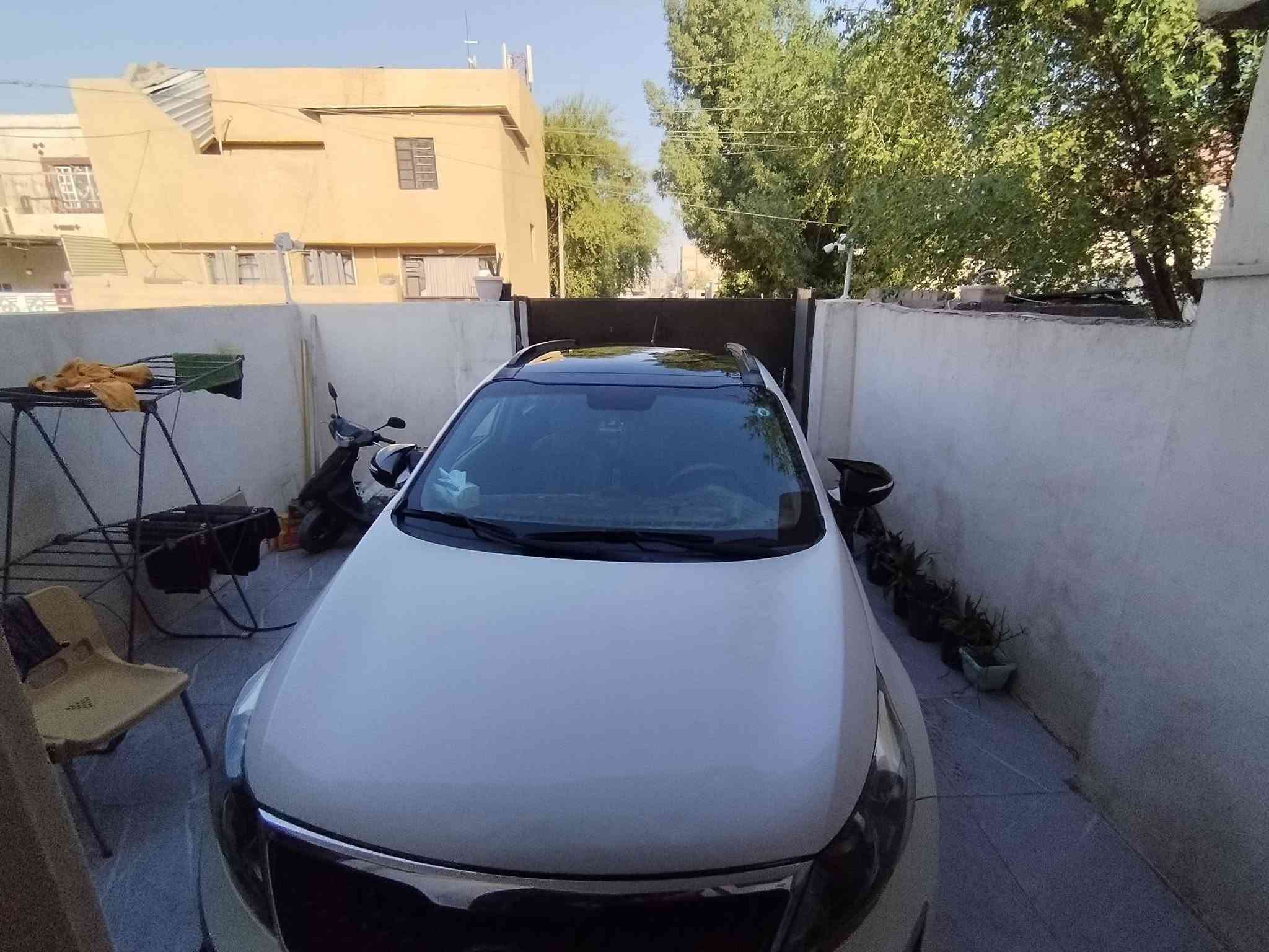 السلام عليكم 
كيا سبورتج2011 خليجي فوول رقم بغداد ومكاني بغداد
1-محرك2000دوش وكير نضيف
2-تبريد جديد حتئ لفريز وراديتر والكمبريسر مبدلهن وكاله
3-تبريد بجكمجه
4-شاشه وداش كام الاصليه
5-بصمة ابواب وتشغيل والبصمه ثانيه موجوده
6-مري شفط
7-حساس خلفي
8-اشارة ترحيب داخليه
9-تحكم استيرن جهتين
10-ماشية 200
11-سقف بنوراما 
12-كشن كهرباء سايق
13-الاطارات جدد
السعر132وتجي وشوف بعينك نضافه
رقم***********واتساب موجود
