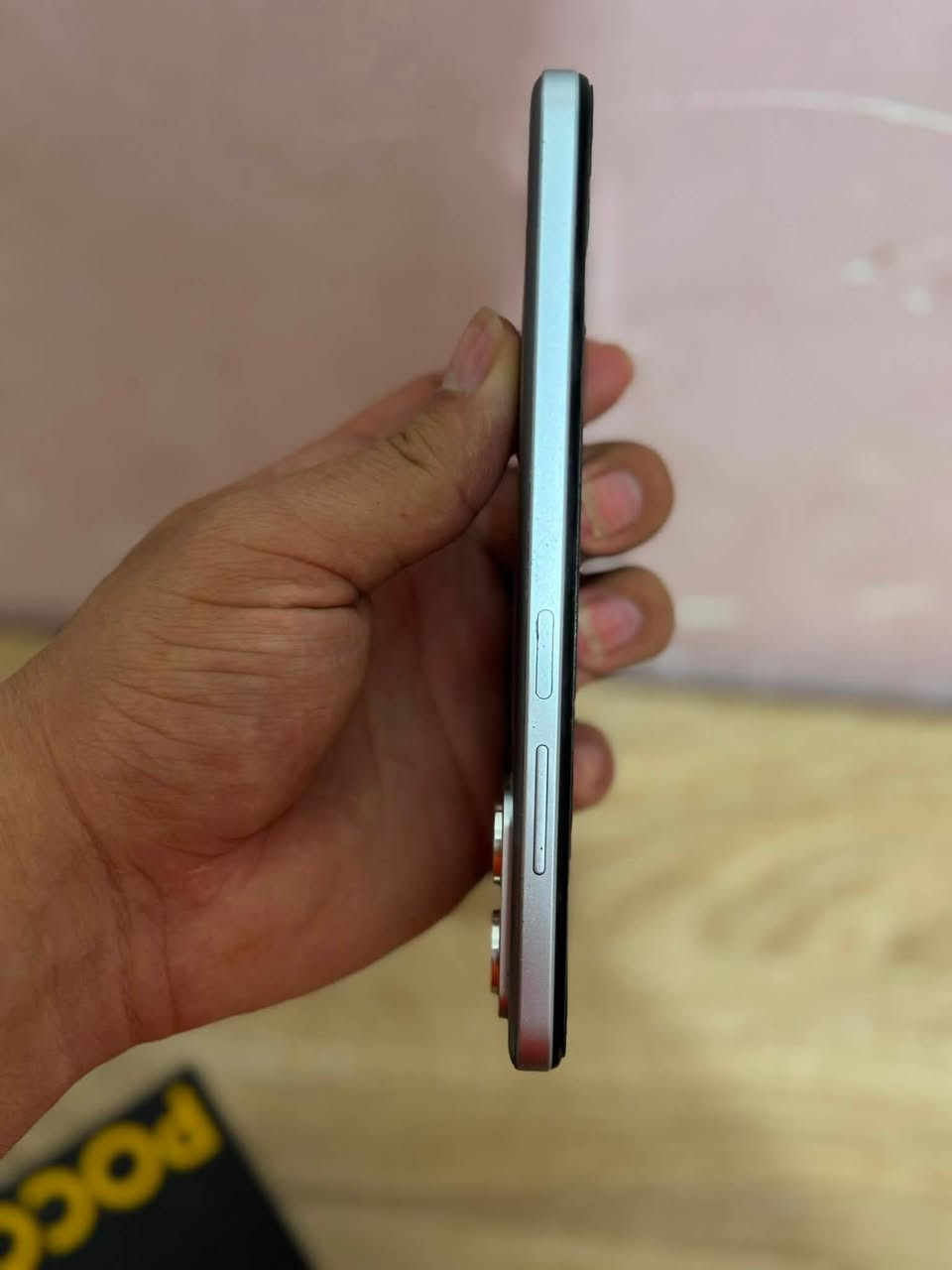 جهاز POCO  X4 GT
ذاكره 256 /يشغل ببجي 90فريم

إصدار 14 /ملحقاته كارتوه وشاحنه مالته اصليه 

(سعر 225 وبه مجال)

اتصال /***********
