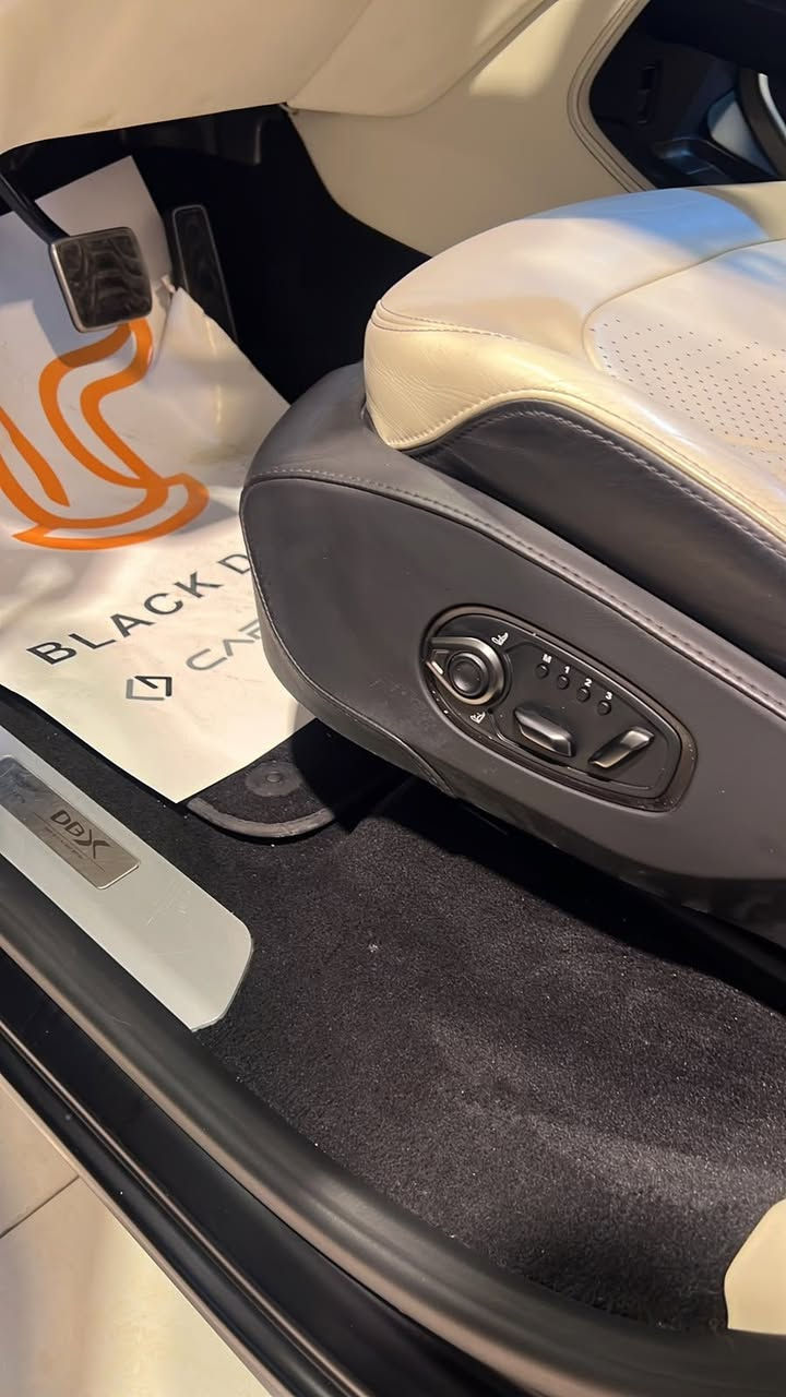 🔥 ASTON MARTIN DBX707 🔥
مو مجرد SUV…
هذه أستون مارتن DBX707، 
موديل 2023هيبة رياضية بكل تفاصيلها. 🖤
⚡ قوة وأداء استثنائي
🏁 تصميم رياضي شرس
🖤 فخامة لا تُشبه غيرها
🔥 حضور يخطف الأنظار من أول لحظة
DBX707 — لمن يريد الفخامة بصوت القوة.
📩 للاستفسار والحجز: ***********
