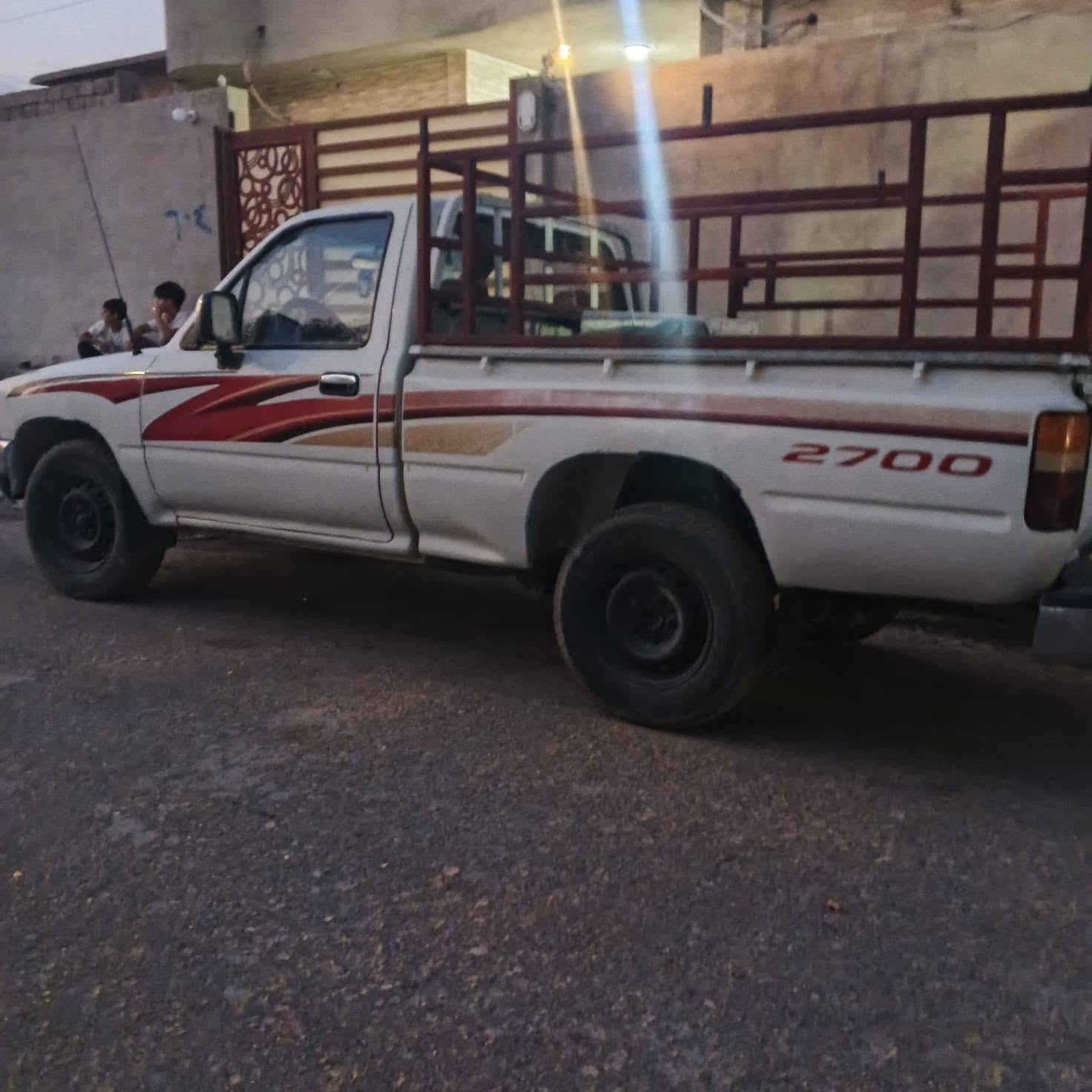 بيكم تيوته 1992
مكفوله 
مكينه جديد لا طخ ولا شي 
وكاله تحويل شرط
***********
***********
