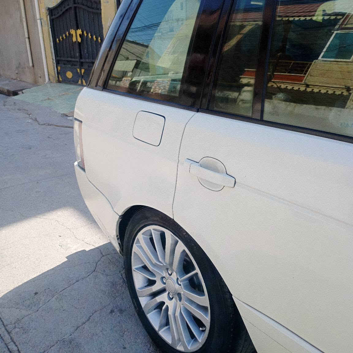 Range Rover 2004 V8 بۆ فرۆشتن
 رەنج رۆڤەر ٢٠٠٤ بۆ فرۆشتن سەیارەکە زۆر خاوێنە رەقەم و سەنەوی نوێیە بێ بۆیاغە ٨ پستنی بێ سوپەرە 
*********** أربيل, العراق
