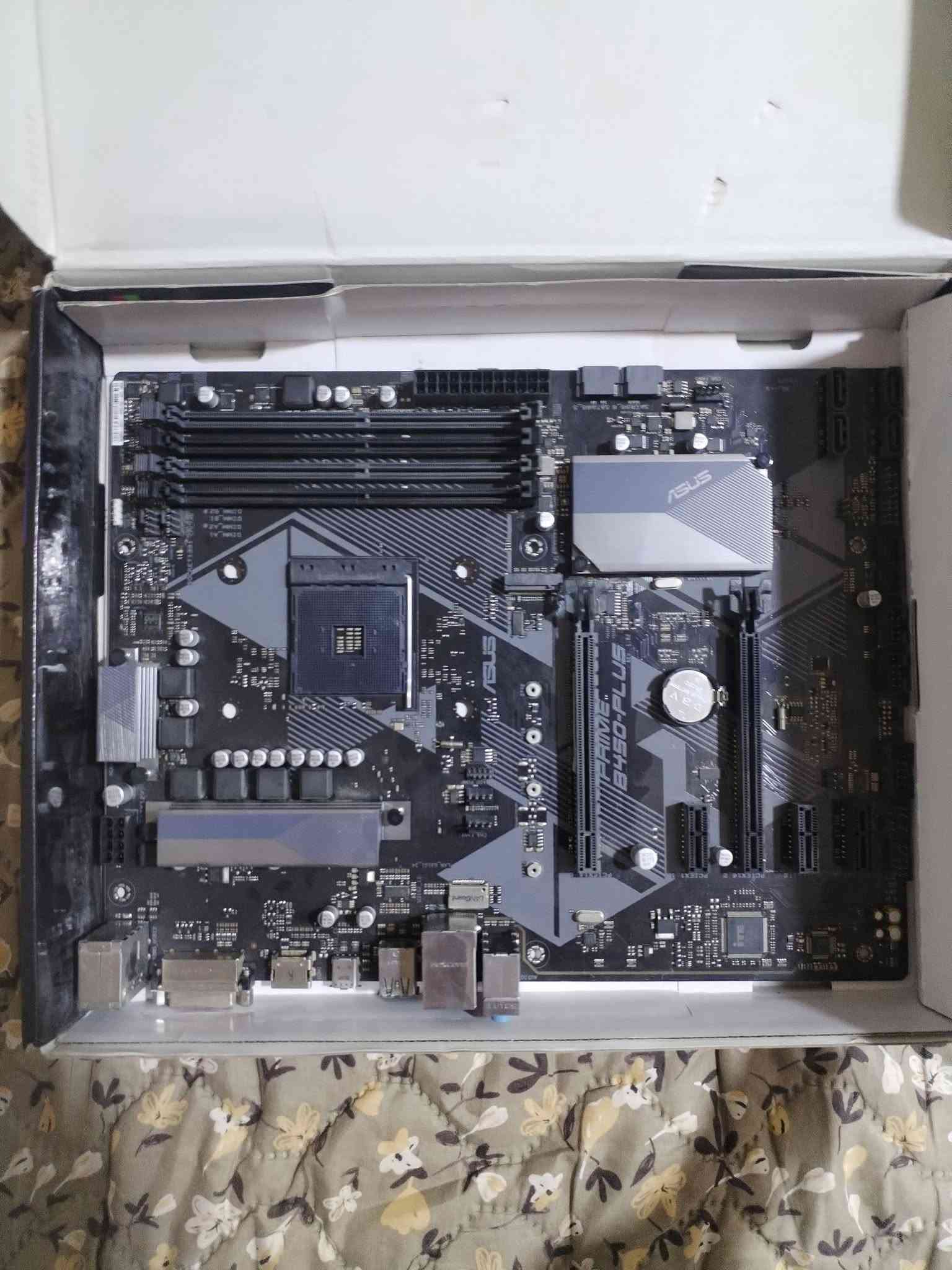 رامات 32 g تردد 3200 ddr4 وكارت شاشة ومذر بورد اعلى سعر تريد شلع تريد مفرد بغداد حي الاعلام ***********

