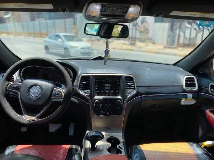 جيب ٢٠١٤ فول مواصفات بنورما 
حادث امريكا فقط جاملغ مبدل وبلعراق اثر شخطوط نصبغت بيهة رش ٥ قطع ابيع حزام قمارة تكم جنطة شواصي  
كير مكينة حدادية تبريد كفالة ماشية ١٦٢ بيهة نواقص بسيطة
باسمي هزة وسنوية جديدة السعر ١٤٥ مكان السيارة كربلاء 
***********
‏‪***********‬‏
