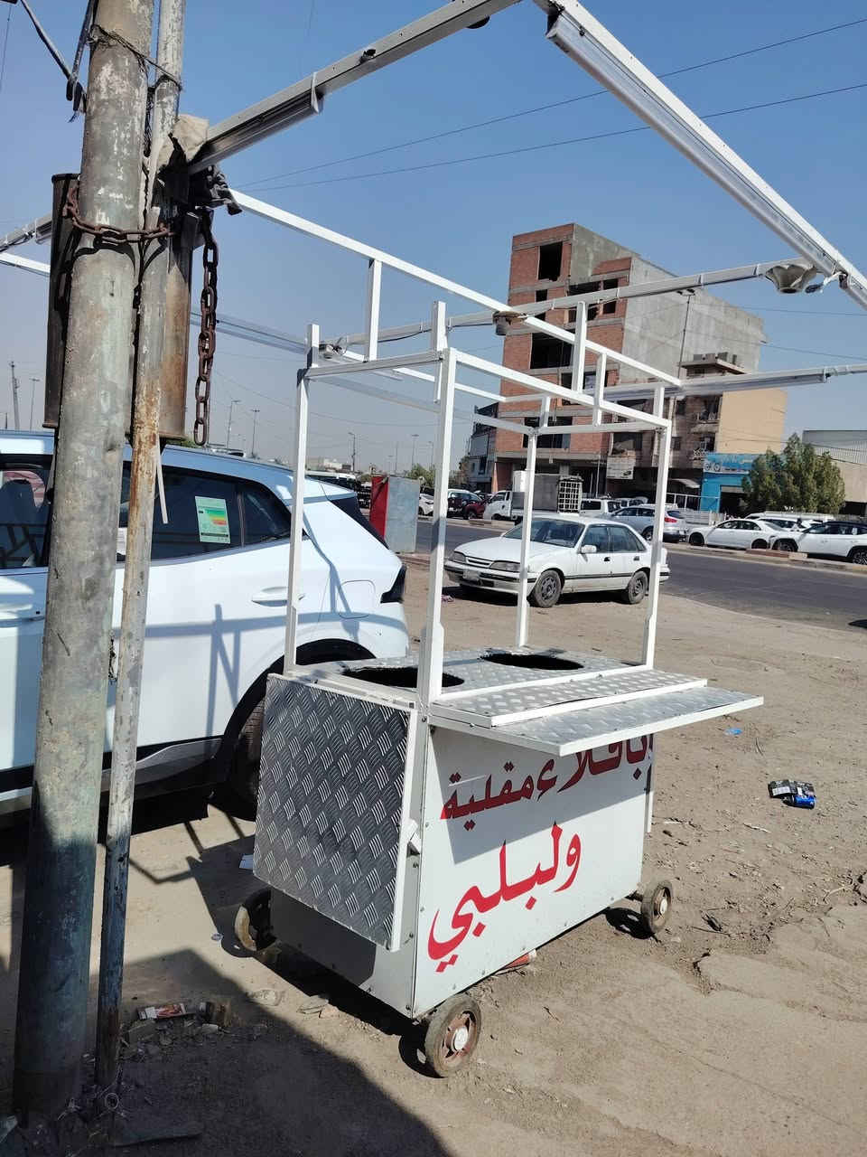 عربانه لبلبي وباقلاء للبيع
 نضيفه اخت الجديده بيها جام خانه وعارضه مال بطاله كهربائياات كامله ب400 وبيها مجال بسيط
بغداد قرب جسر الطالبيه 
***********
