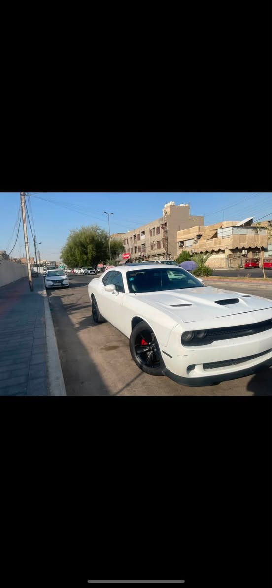 السلام عليكم
🚘: دودج جالنجر  (Dodge Challenger SXT)
🌟 الفئة: SXT PLUS (فول مواصفات للأخير 1/1)

المودييل 2018
سرقه 
بدون لغد ولا شاصي 
​بدون ايرباك 
صور الحادث مرفقه مع صور تقرير 
​💰 السعر: 178
📍 الموقع: بغداد/ الطوبجي 

***********
