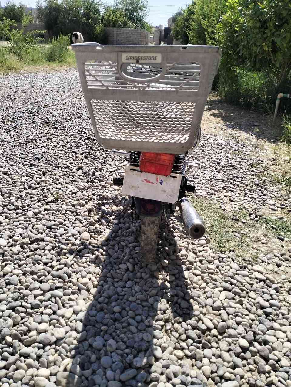 السلام عليكم 
موطور للبيع 
موديل 22 
وزن ثقيل باب أول 
محرك 125 
4 گير 
معمر جديد شرط لا صرف ولا بخار 
الگير محشر عل النمره الثانيه 
السعر 275 و بي مجال 
 ملاحظة ما يعجبك اعبر المنشور 
للستفسار ***********
ويرهم مراوس
