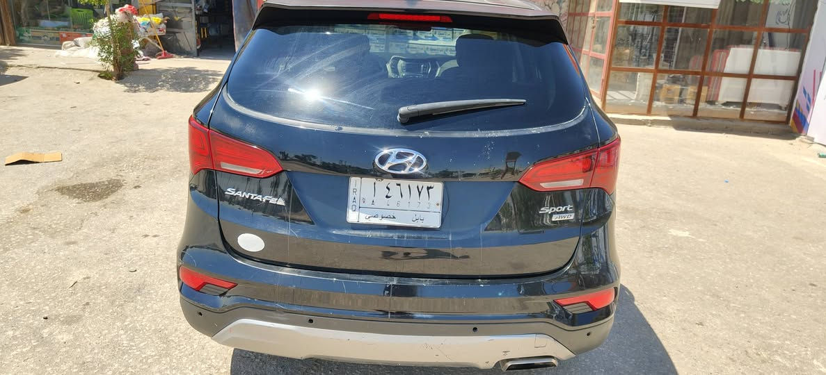 سنتافي موديل 17 وارد امريكي بيه صبغ ثلاث قطع بدون دواخل جديدة محرك كير جديد رقم بابل موجودة بابل السعر 
133 مال جناي رقم الهاتف ***********
