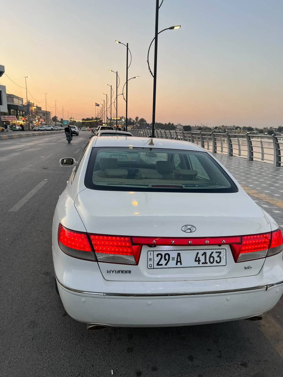 ازيرا ٢٠٠٩ • محرك ٣٣٠٠ • رقم واسط