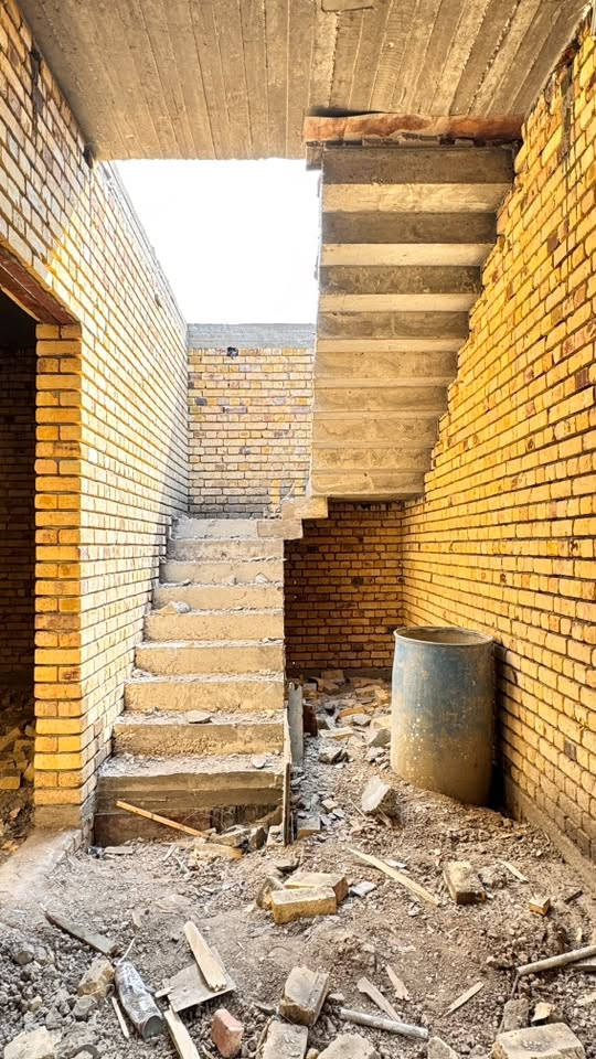 هيكل للبيع شارع الحمداني شارع جامع الابرار قريب عن الشارع  مساحه ١٠٠ متر
صب كونكريت خريطه مرتبه 
السعر ٥٥ وبي مجال للشراي 
الاتصال ع رقم ***********
