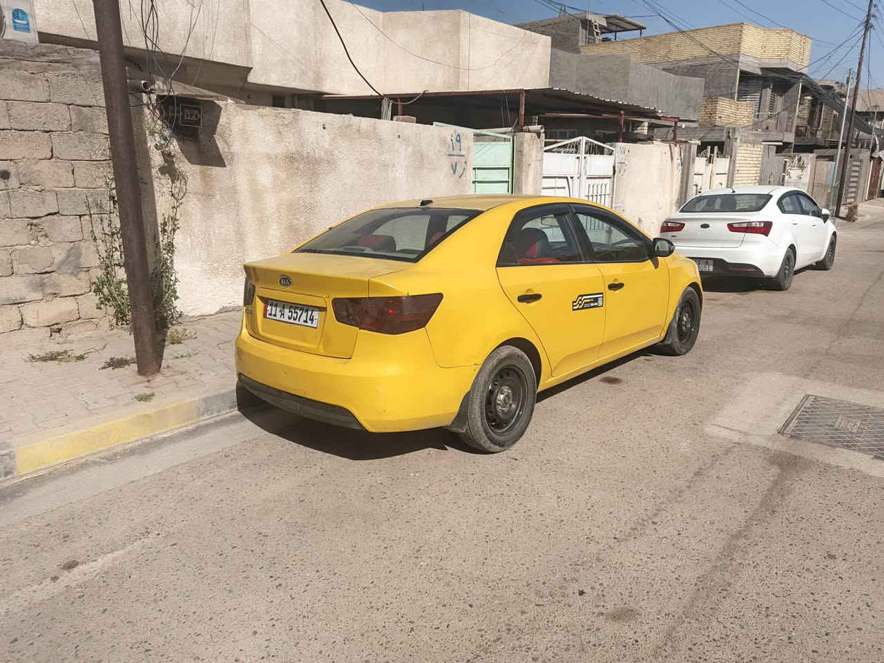 كيا فورتي موديل ٢٠١٠ بغداد انكليزي مصفره كلشي مكانها كاضميه بغداد رقم الهاتف ***********  السعر ٦٥ وبيها مجال
