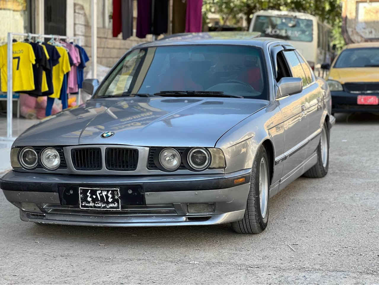 BMW
مۆدیل 1991 
525فولی ئۆتۆماتیک
سڵایت 
جام کارەبای 
مەکینە525
گێڕ و مەکینەوئاڕم پلاسیک سلێمانی بەشەرتی ئەوەلیات
ناو فۆرمیگا
پێش و پشتی کراوە بە M
ویل حەسیر 
دوو جام کارەبایە 
دەبڵ ساڵانسا
لایت ئاڵقی پێش پان
جوابی چات نادەمەوە تەلەفون بۆساحێب سەیارەکەکن لەگەڵ ڕەسمەکانەداناوە
نرخ 32
ژ/م***********یان*********** أربيل, العراق

نص مكتوب في الصور:
- ره قه م خاوه ن سه ياره *********** يان ***********