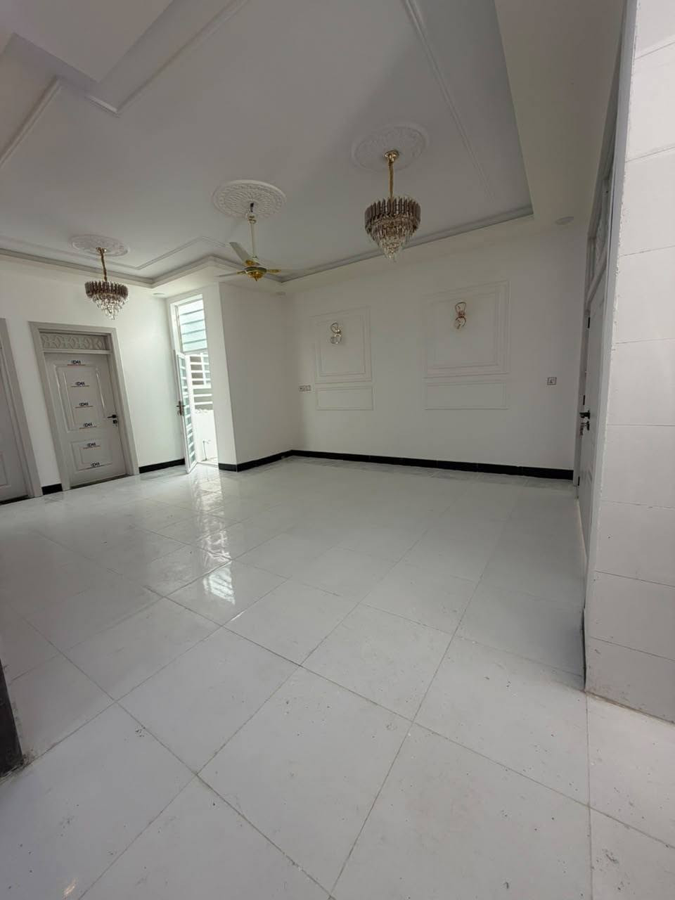 دار للبيع 🏡
 شغل نضام تركي كلش مرتب👌🏻بناء جناي 
180 متر    #سند_25 طابو زراعي اقرار محكمه 

غرفه عدد2/صاله /مطبخ/صحيات 3/استقبال
كراج كبير/مكشوفه عدد 2
ماء/كهرباء/سوق/مدارس/تبليط #عرض_15

#ملاحضه_قرب_100م_للشارع_في_الخط_ألاول

الموقع 🏡 نجف/شارع الصب عمود 321
للتواصل
‏‪***********
وتساب
