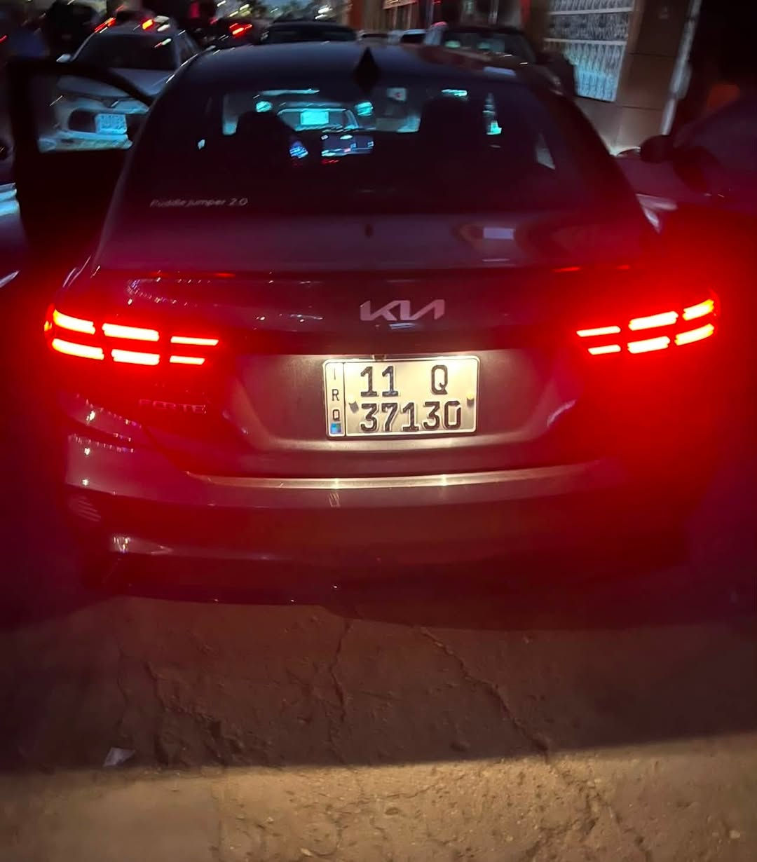 اقرة المنشور للاخير وخابرني
كلشي ذاكرلك بي
اعتذر عن المراوس
كيا فورتي GT Line موديل 2022
وارد أمريكي
ليبل واحد بدون تبديل
رقم بغداد جديد ب اسمي هزة جديدة
ماشية 73 
محرك 2000 دوش
سلايد روف
قطعتين تبريد امامي وخلفي
بصمة تشغيل وبصمة أبواب
سستم سماعات هارمن مع دمام
شاحن وايرلس
تشغيل عن بعد
اشاير بل مري
كشنات كهرباء
كشنات تدفئة تبريد
سايد بريك دكمة + Auto Hold
توقف أمامي وخلفي ذاتي
نقطة عمياء
حساس إطارات
قيادة شبه ذاتية
كروز تثبيت سرعة
تحديد المسار
كشنات جلد GT Line مع تطريز
ستيرن رياضي حرف D مختوم GT Line

لايت امامي خلفيLED مع LED نهاري
3 وضعيات قيادة Normal + Smart + Sport
شاشة كبيرة 10 إنج
كاميرا خلفية دوارة

الحادث موجود داخل المنشور
البنيد نفسة مصبوغ والجاملغات بارد
بل عراق بيهة جوة قبق البنزين صبغ والباب بي بارد 
طخة بسيطة جداً ماتبين بل باب الخلفي
 بداية الشاصي بي تصليح وصبغ اربع اصابع تقريباً
السعر 138 بيهة مجال قليل
مكاني بغداد البلديات 
***********
