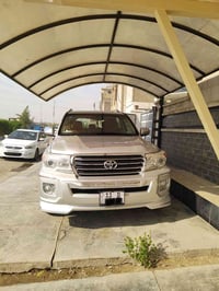 لاندكروزر ٢٠١٣  لون سلفر سياره نظيفه محرك كير على وضع الشركه حداديه كل...