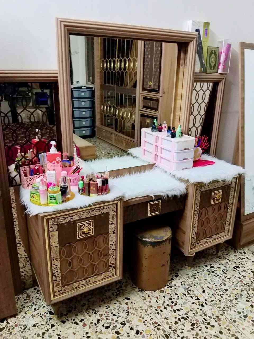 غرفه اخشاب • مستعمل سنتين • النعوان ابو بنيصير
