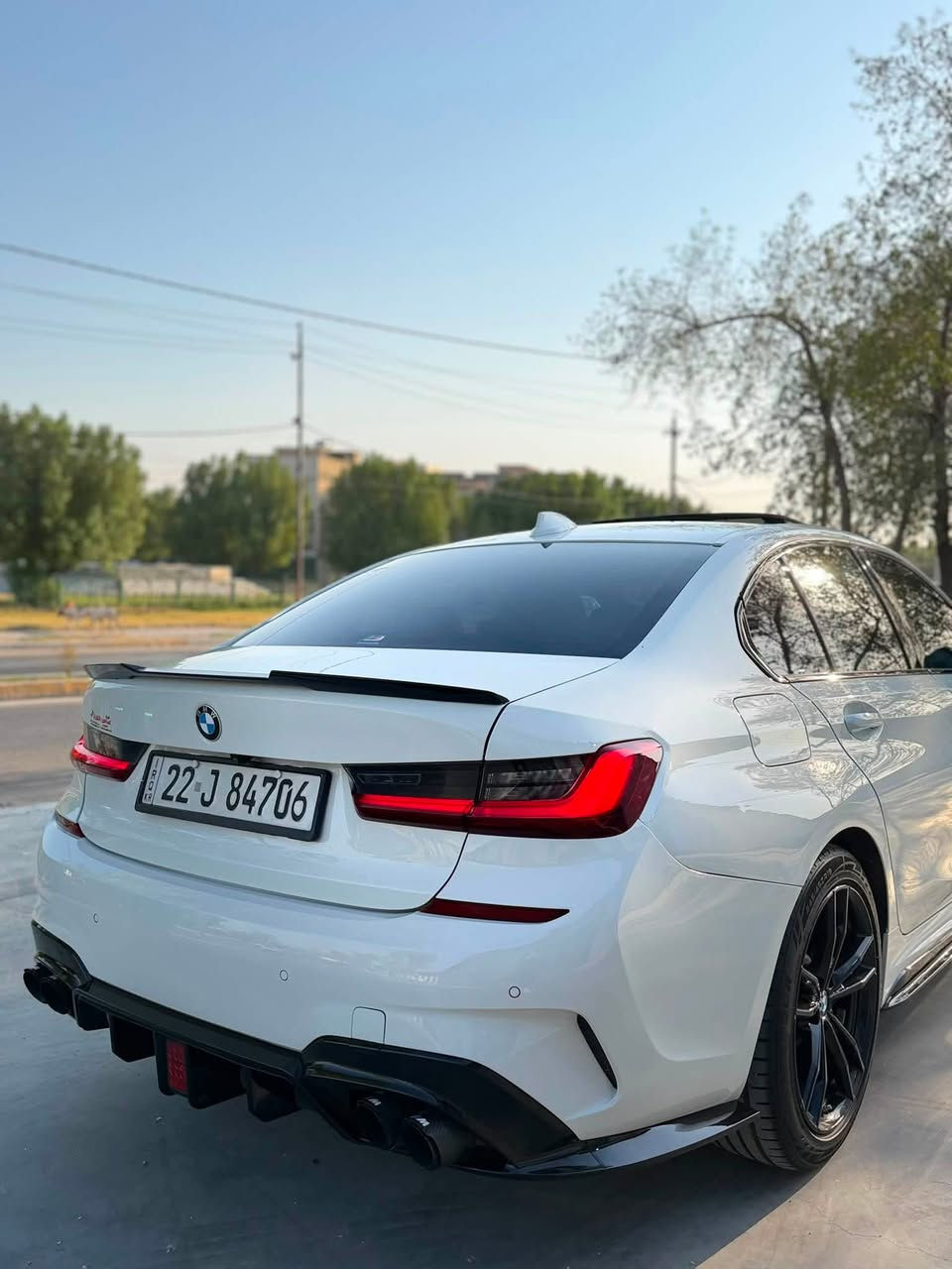 سلام عليكم
Bmw 330 ام باكج اصل
موديل 2022

فول مواصفات 

فتحة سقف

داخل احمر بلادي 

كامرة خلفية 

حساس امامي خلفي 

كراسي كهرباء

داخل اللوان متغيرة 

رادار امامي خلفي جانبي

تدفئة مقاعد

تدفئة ستيرن 

كشنات خزن ميموري 

 بدي كت m ودركة m بلادي

ماشية 41 الف 

حادث جاملغ وبنيد بدون دواخل بسيط 

السعر 24,800 وبيهة مجال بسيط 

مكان السيارة بغداد الكاظمية جكوك 

***********
