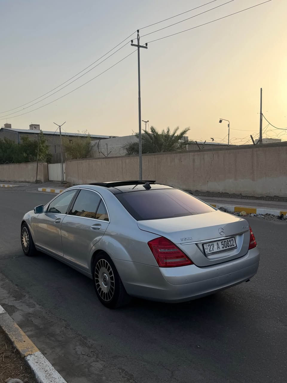 مارسدس S500 4matic 2008
فقط جاملغ امامي جهة السايق مبدل نفس اللون ماشيه 123 الف كيلو حقيقي وارد كوري 
فول مواصفات للاخير ، بردات اوتماتيك ، بانوراما ، كشنات جلد تدفئة تبريد، جوبلسات 
السيارة جديدة كلش ومصروف عليهة هواي وما تحتاج برغي 
باتريات جديدة ، تخم تاير جديد ، بلكات ونوزلات جدد ، حداديه امامي خلفي جديد
مكاني ناصريه  
رقم ذي قار بأسمي تحويل ثاني يوم 
السعر $175 وبيهة مجال
*********** ناصرية, ذي قار
