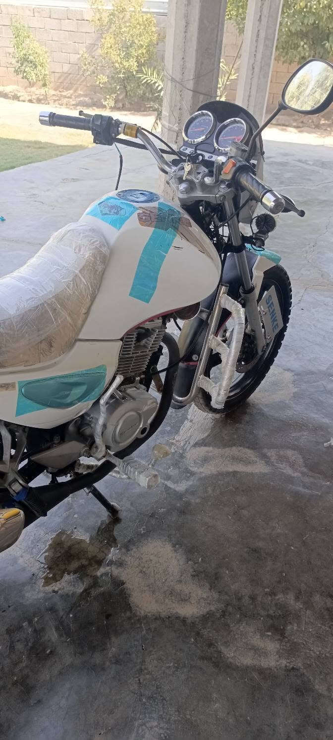 سنكي للبيع موديل 19محرك 150  زوج تواير جدد اوراق اصوليه محرك صوته ناعم نظيف حيل الموطور اي نقص مابيه 
السعر 750وبيه مجال مكاني الضلوعيه ***********
