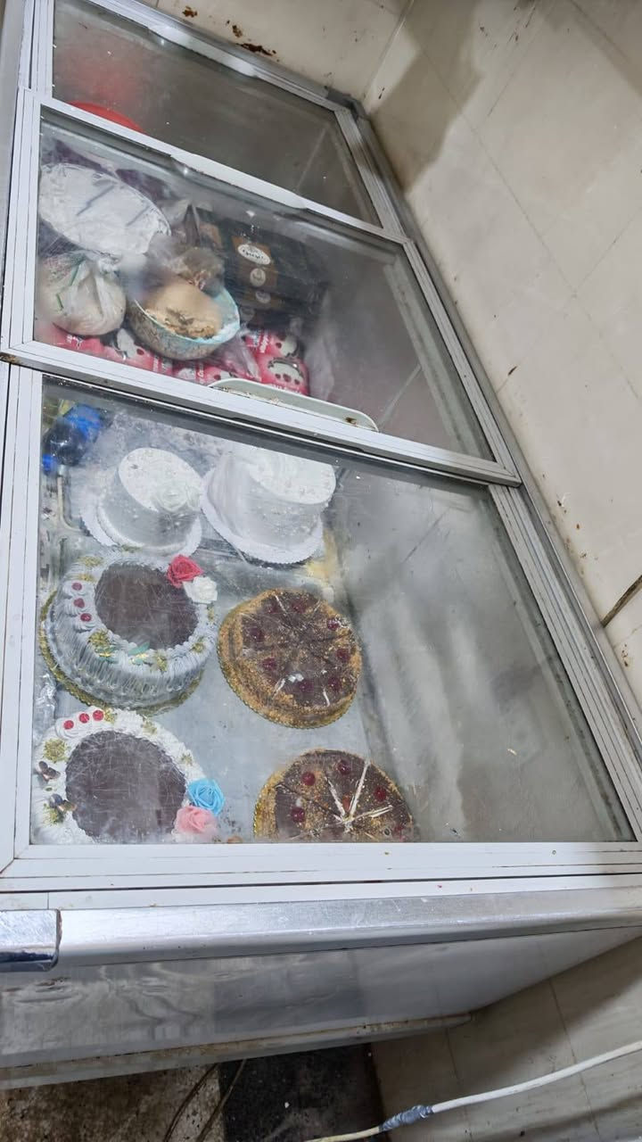 عارضه طرحيه نوع يكور تركي شركة الزان طول ٢٢٥ وعرض ٩٥
+رفوف جداريه عدد ٣٠ متر  +رفوف وسطيه +عرباة تسوق + سلات تسوق 
مكان ديوانيه
***********
***********
