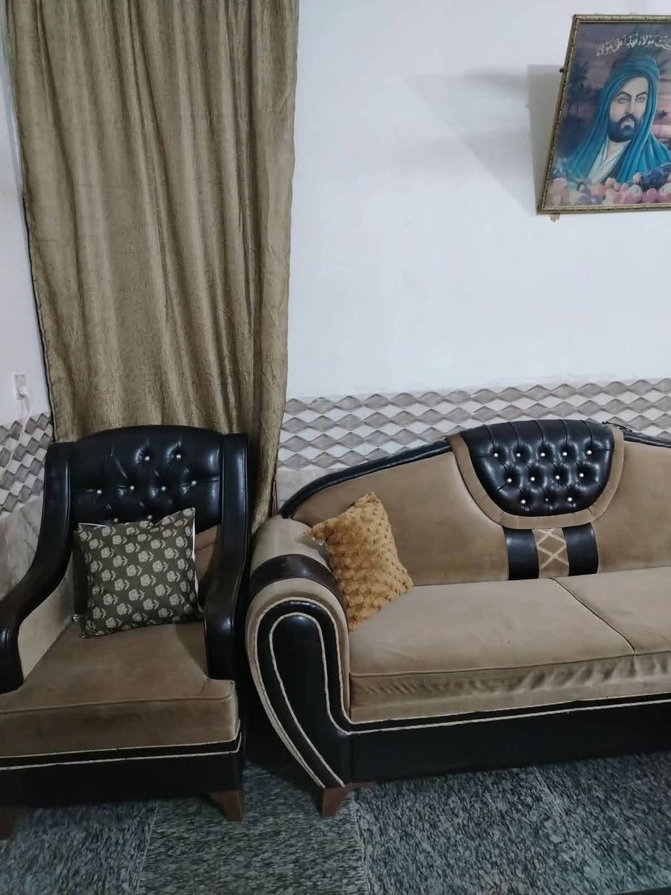 تخم 8 مقاعد للبيع سعره 350 مستعجله ع بيعته وشرط مو سوكي ابد شرط فحص مكاني كربلاء حي العباس شراي يتفضل ***********
