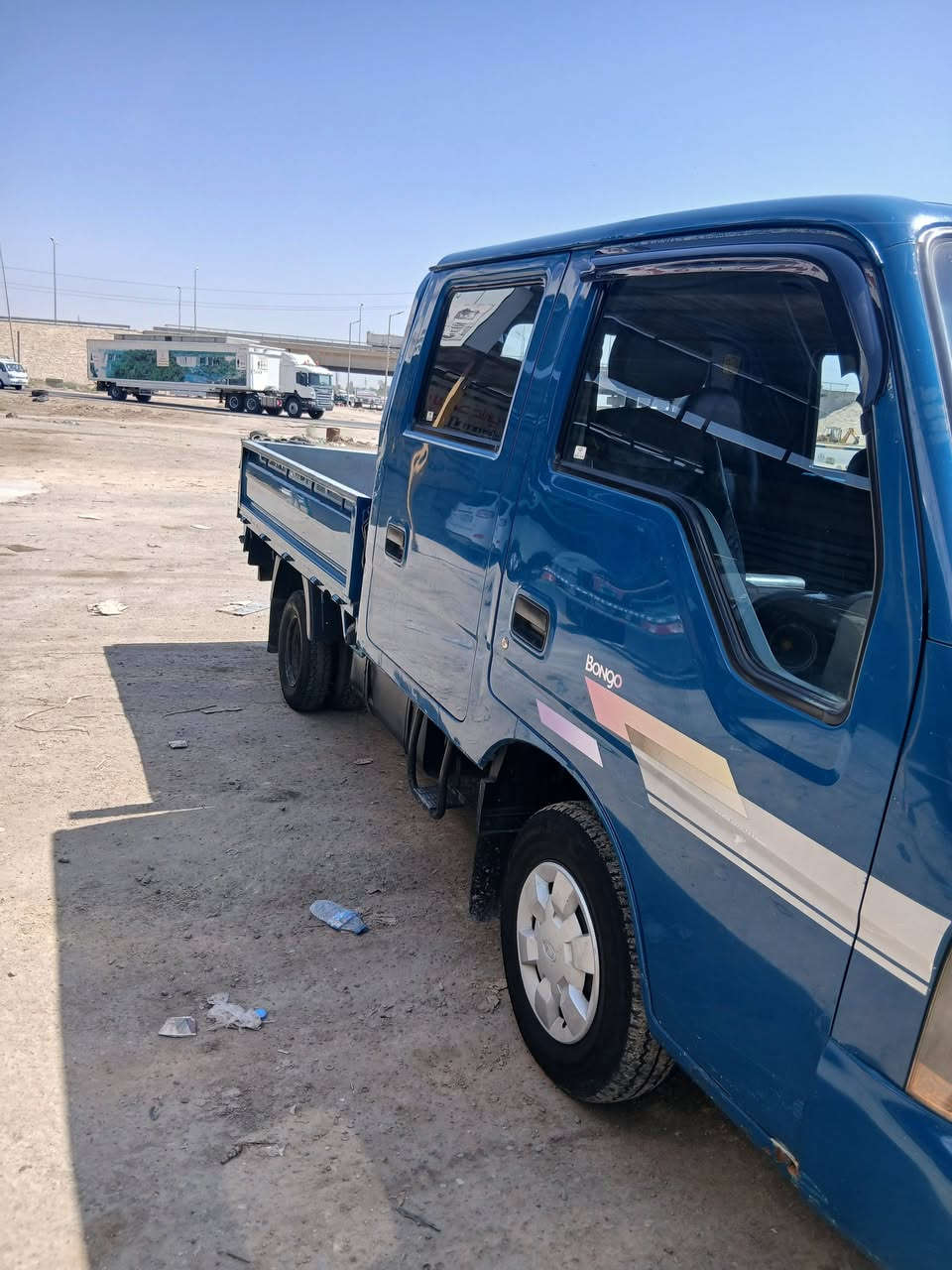 كيا حمل موديل 2002
سيارة بلاديه عل اخيرر 
مكفوله من الدعاميه للدعاميه  
السيارة بسمي سنويتها لل27
تبريد حداديه كله مكفول 
للاستفسار ***********
مكاني واسط مركز
