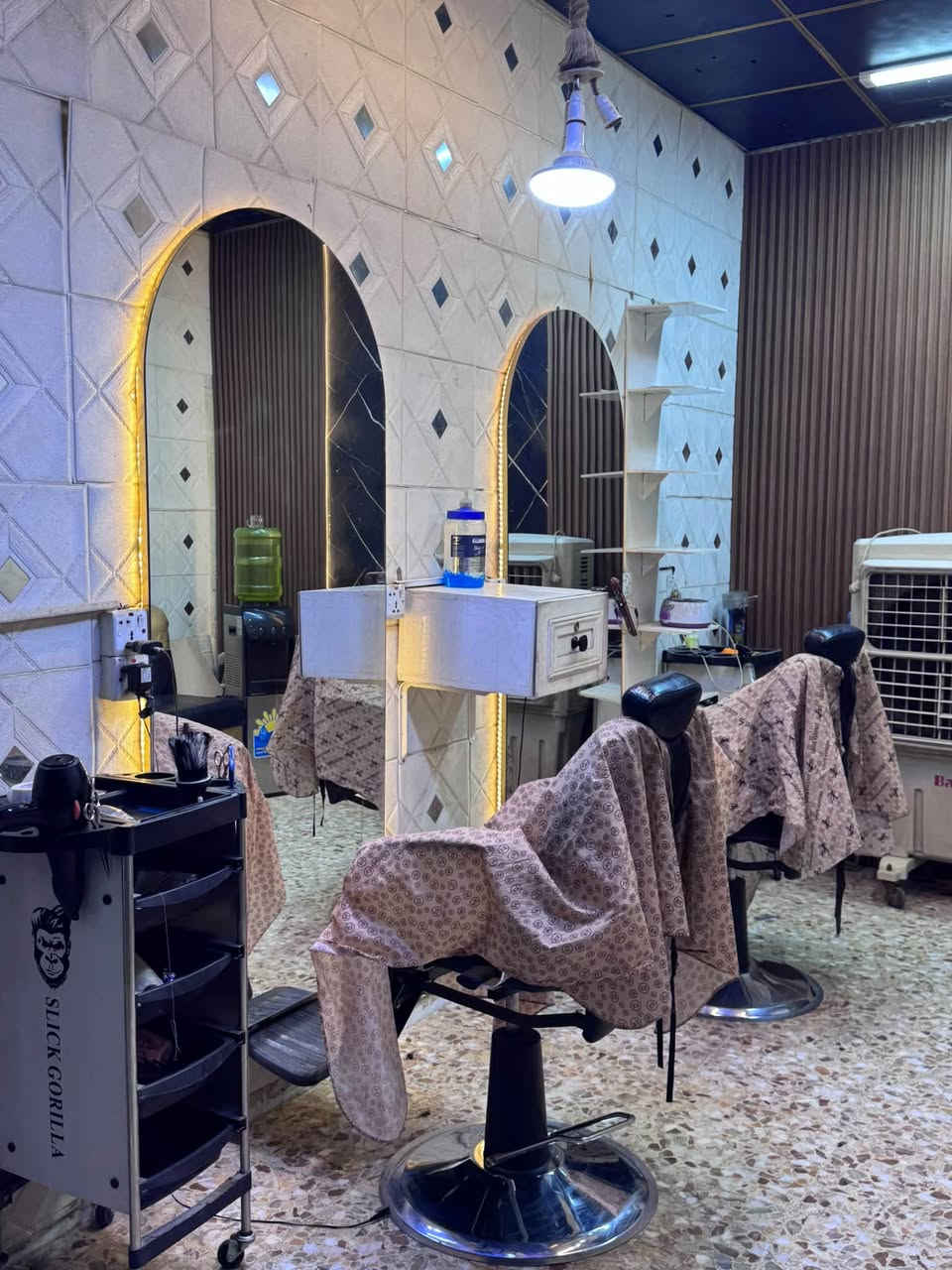 السلام عليكم اخوان هاذ المحل للبيع جاهز من كلشي الموقع بغداد التاجي ابًو الجدايل الاستفسار 
رقم الهاتف***********
