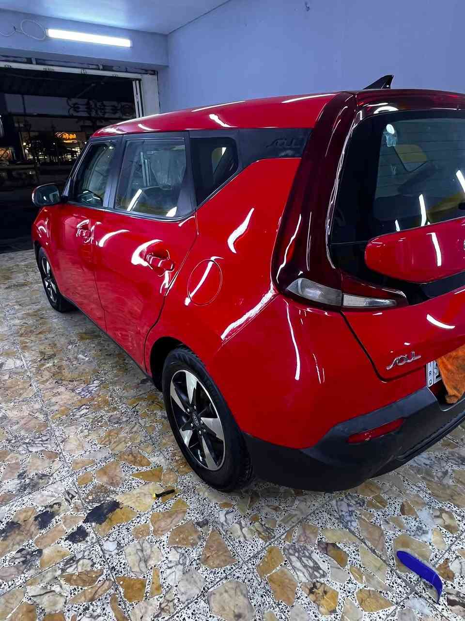 🚘 كيا سول 2020
🔺 المواصفات
▪️ محرك 2000 DOHC
▪️ كير جديد AT
▪️ شاشة كبيرة
▪️ كاميرا خلفية
▪️ كشنات جلد
▪️ تبريد وتدفئة
▪️ رقم بغداد دولي
▪️ السنوية جديدة لغاية 2031
▪️ بأسم المالك
📍 مكان السيارة
▪️ بغداد - البلديات
السعر 110 وبيها مجال
ملاحظة السيارة صبغ عام بسبب الطخات
صور حادث امريكا بالمنشور 
📱 رقم صاحب السيارة
***********@
