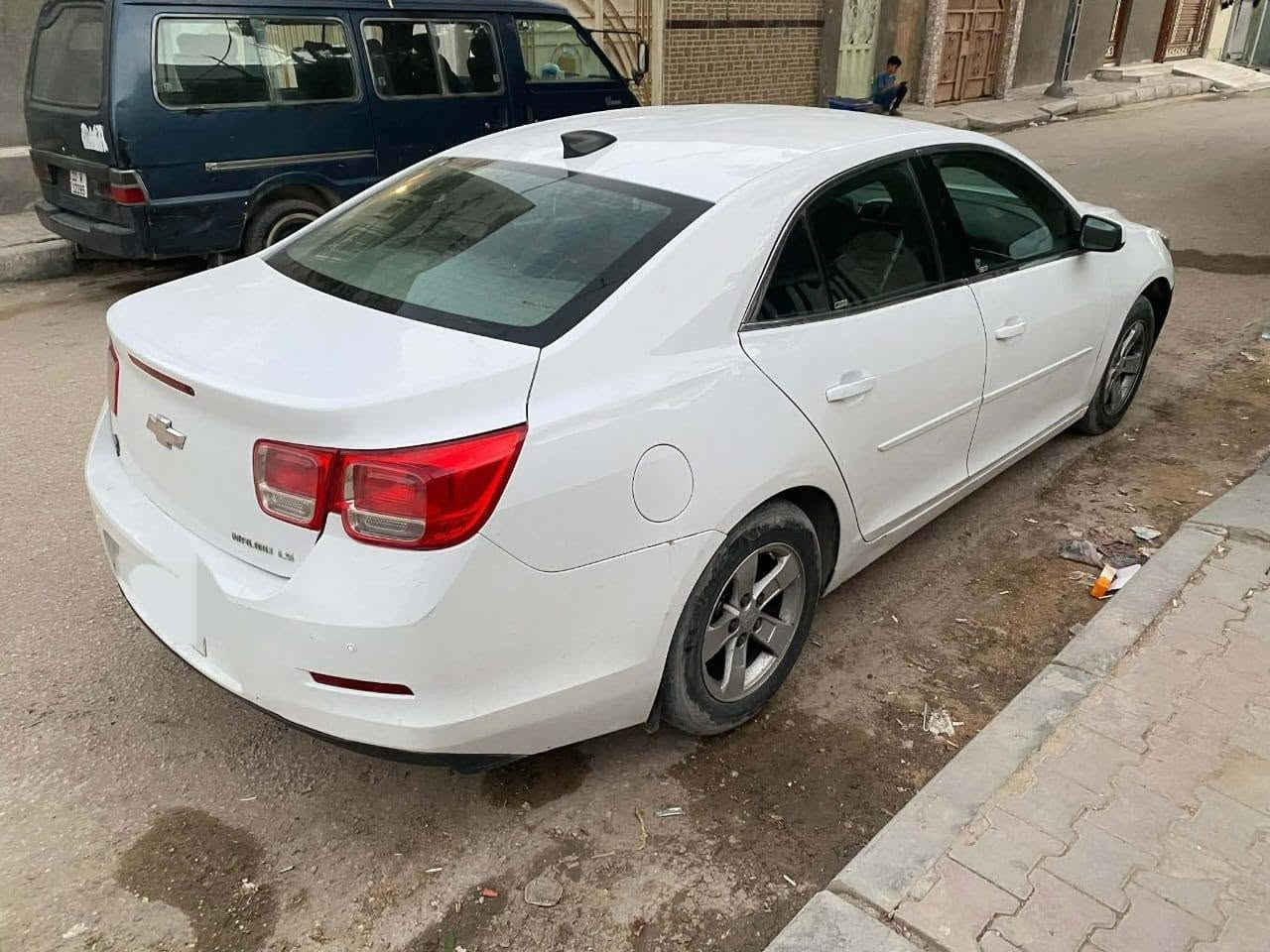 السلام عليكم ماليبوا وارد امريكي للبيع  موديل ٢٠١٥ فئة LS كامله من كلشي تحتاج فقط حدادية بسيطه 
٣ قطع صبغ بدون دواخل سعره 80 وبيه مجال
رقم ***********
