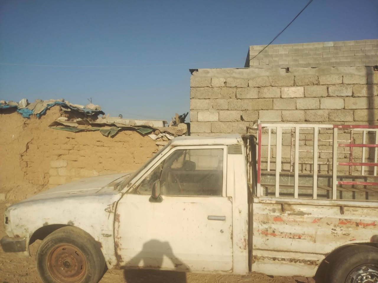 بيكم 83 متروك بس يعوزو ويرمنيه الشرعي بل مصارف ما متواصل مع السعر مليون وربع وبي مجال رقم نينوى قديم المكان موصل ايمن ***********
