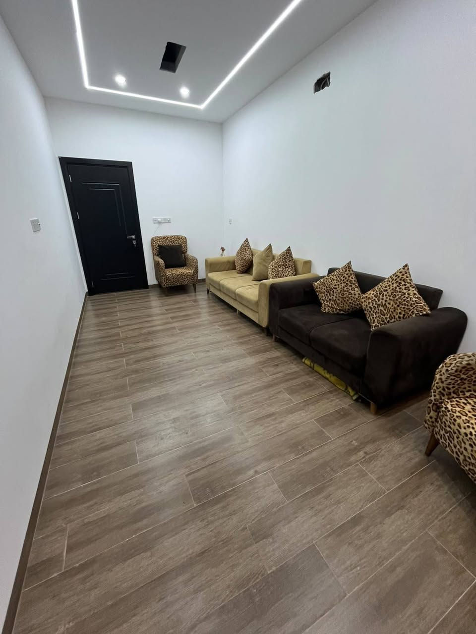 يارمجة الشرقية الرابعة • ١٠٠م • طابق ونص