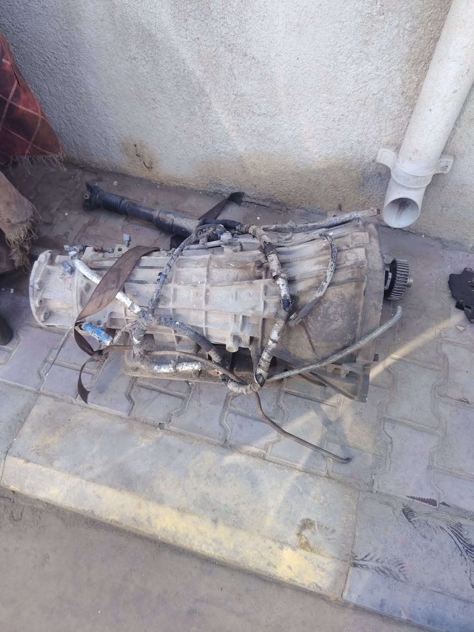 سلام عليكم للبيع مكينه بس تنقيص بيه جديده حيل وكيرين شرط الشغل ***********
