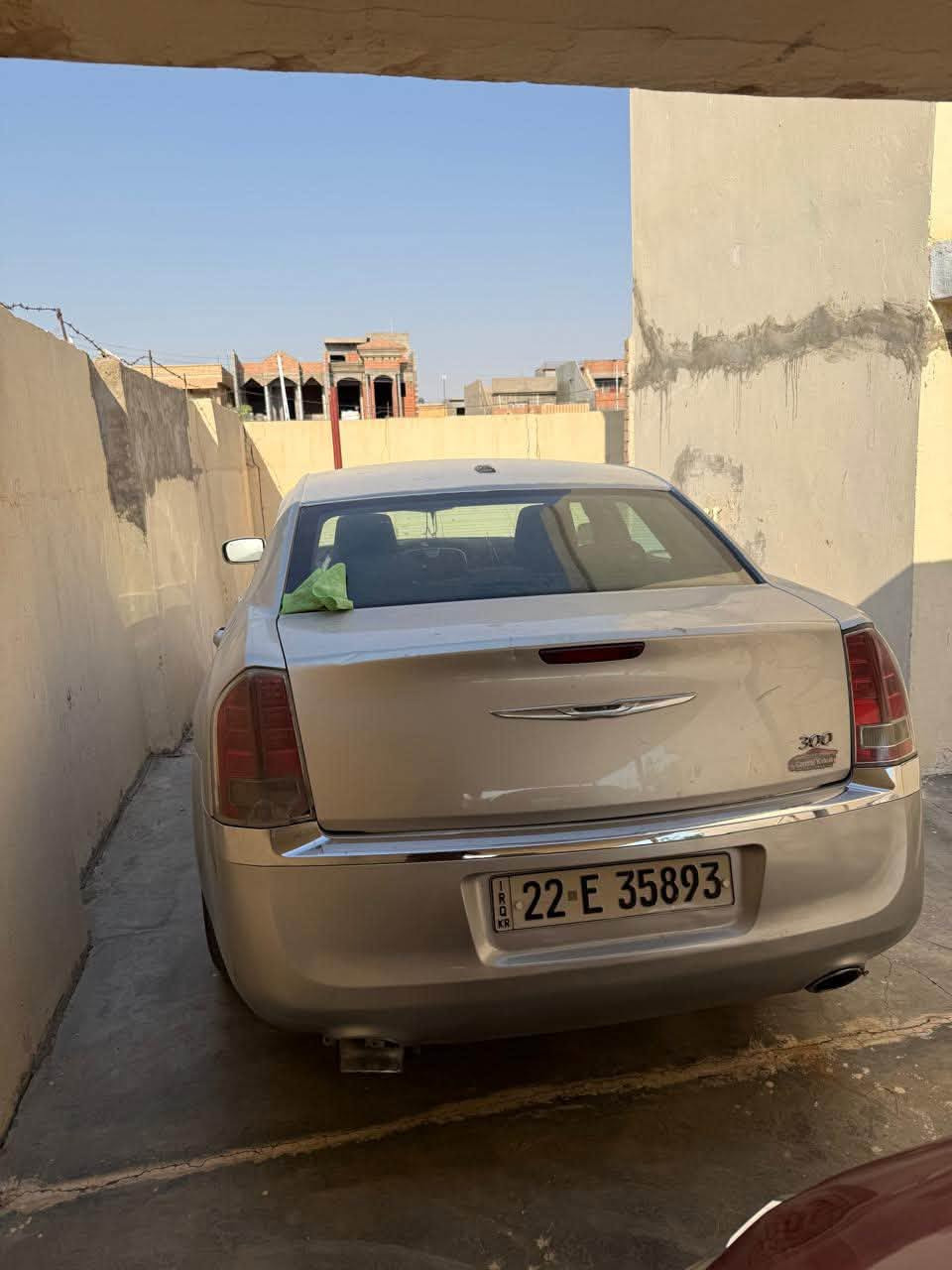 السلام عليكم اوباما ٢٠١٢ السيارة كير ومكينة بشرط وبيها مكانات صبغ رقم اربيل الجديد بسمي وتحويل ثاني يوم ‭***********‬ مكاني ديالى ١٤٠ وبيها مجال

