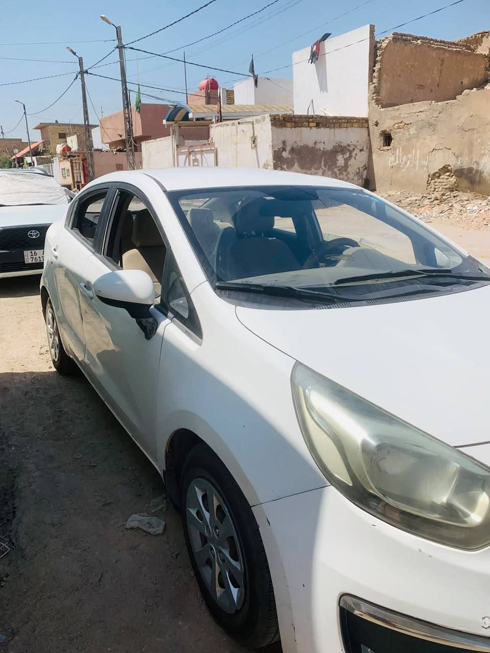 السلام عليكم كي ريو موديل17 خليجي
سنويه ل29
تحويل ثاني يوم غرامات كلها مدفوعه 
مبدل باب السايق الايمن بيها بس سياره نضيف بمعنى الكلمه المكان الديوانية 
السعر 85
‎***********
